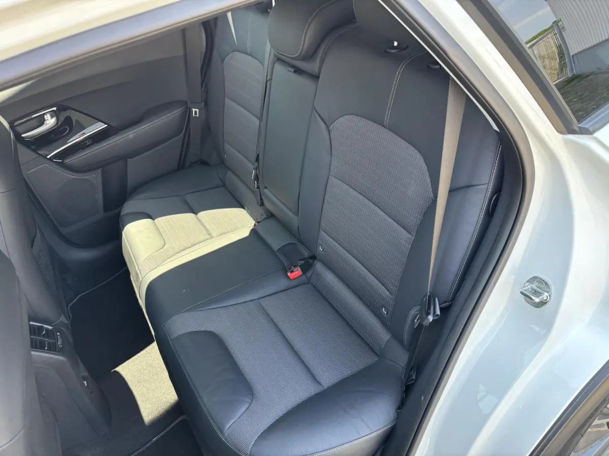1.6 GDi Hybrid ExecutiveLine | Dodehoek | JBL | Parkeersensoren V+A | Stoel+stuurverwarming