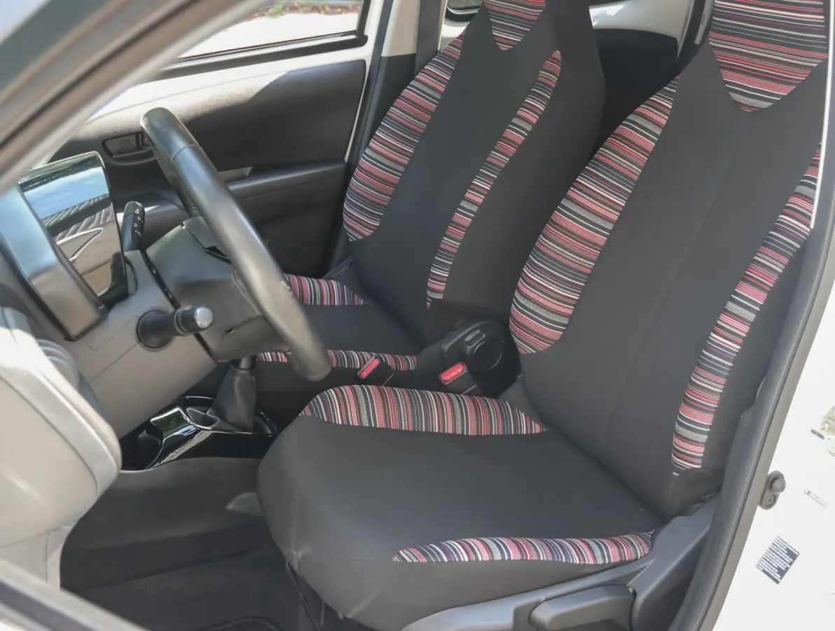 1.0 VTi Feel | Airco | Bluetooth | Centrale deurvergrendeling | Lederen stuurwiel | Chrome pakket
