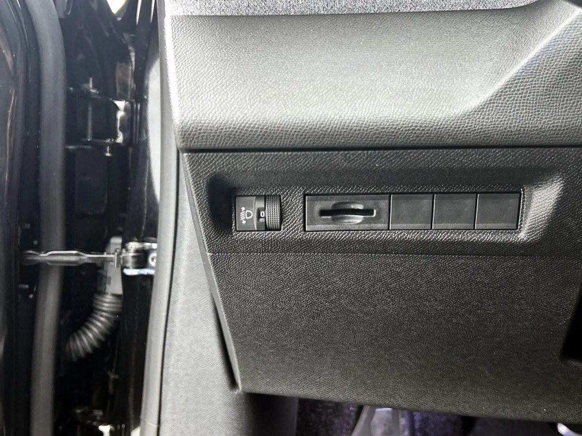 1.2 Hybrid 145 e-DCS6 Allure | Navigatie | 360 °C Camera | Dodehoekwaarschuwing | Apple Carplay/Android Auto | Climate Control |