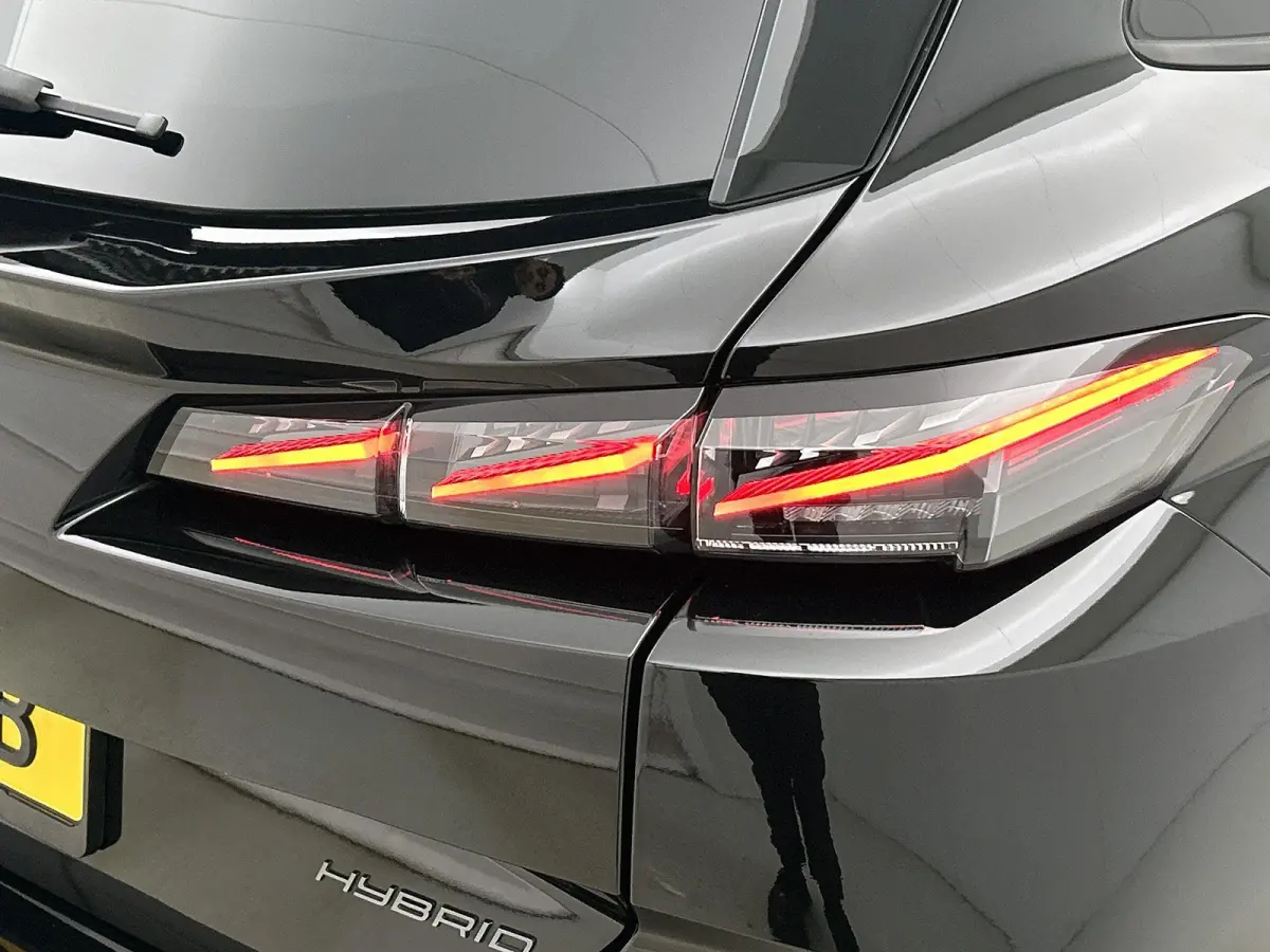 1.2 Hybrid 145 e-DCS6 Allure | Navigatie | 360 °C Camera | Dodehoekwaarschuwing | Apple Carplay/Android Auto | Climate Control |