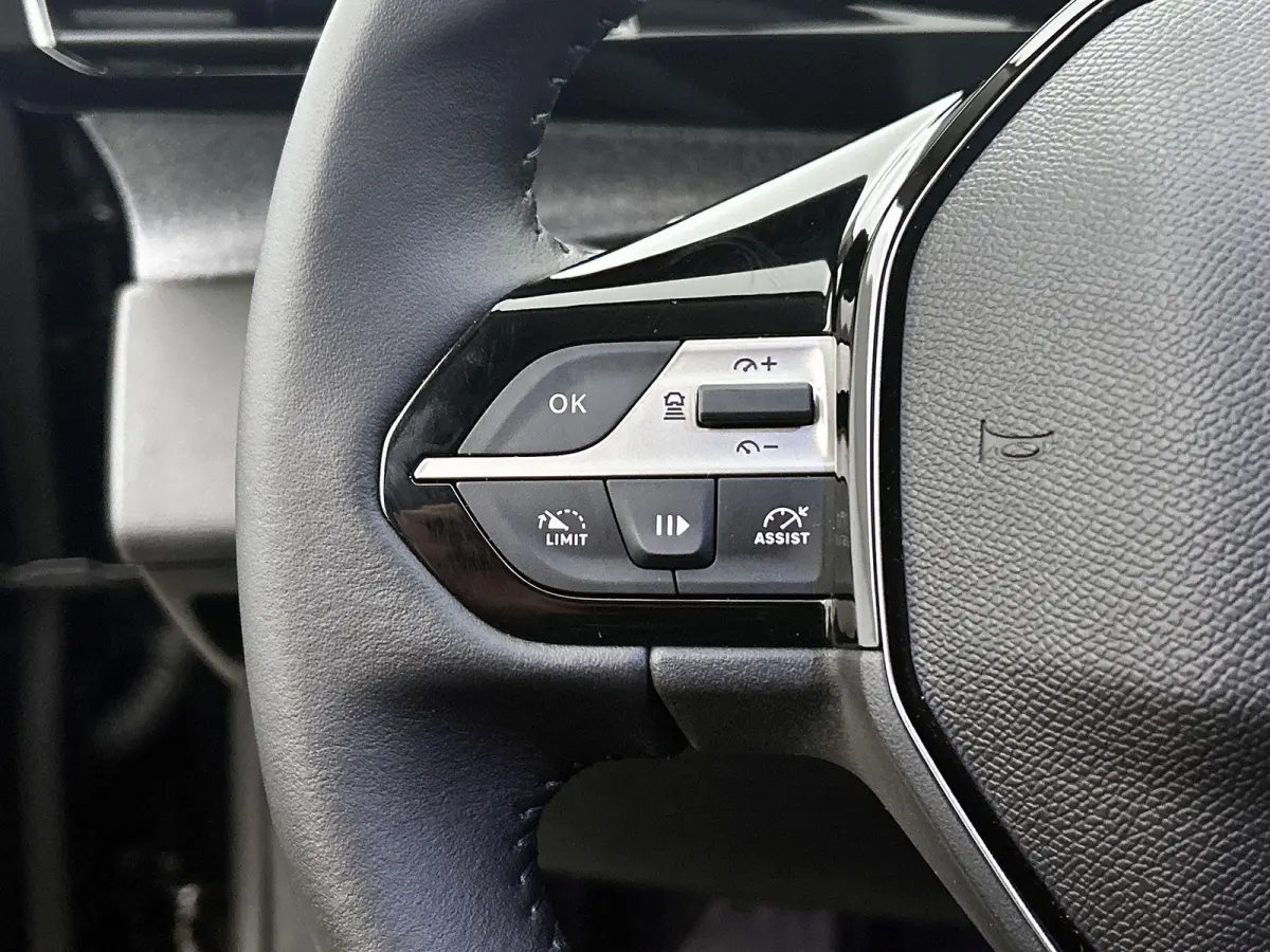 1.2 Hybrid 145 e-DCS6 Allure | Navigatie | 360 °C Camera | Dodehoekwaarschuwing | Apple Carplay/Android Auto | Climate Control |
