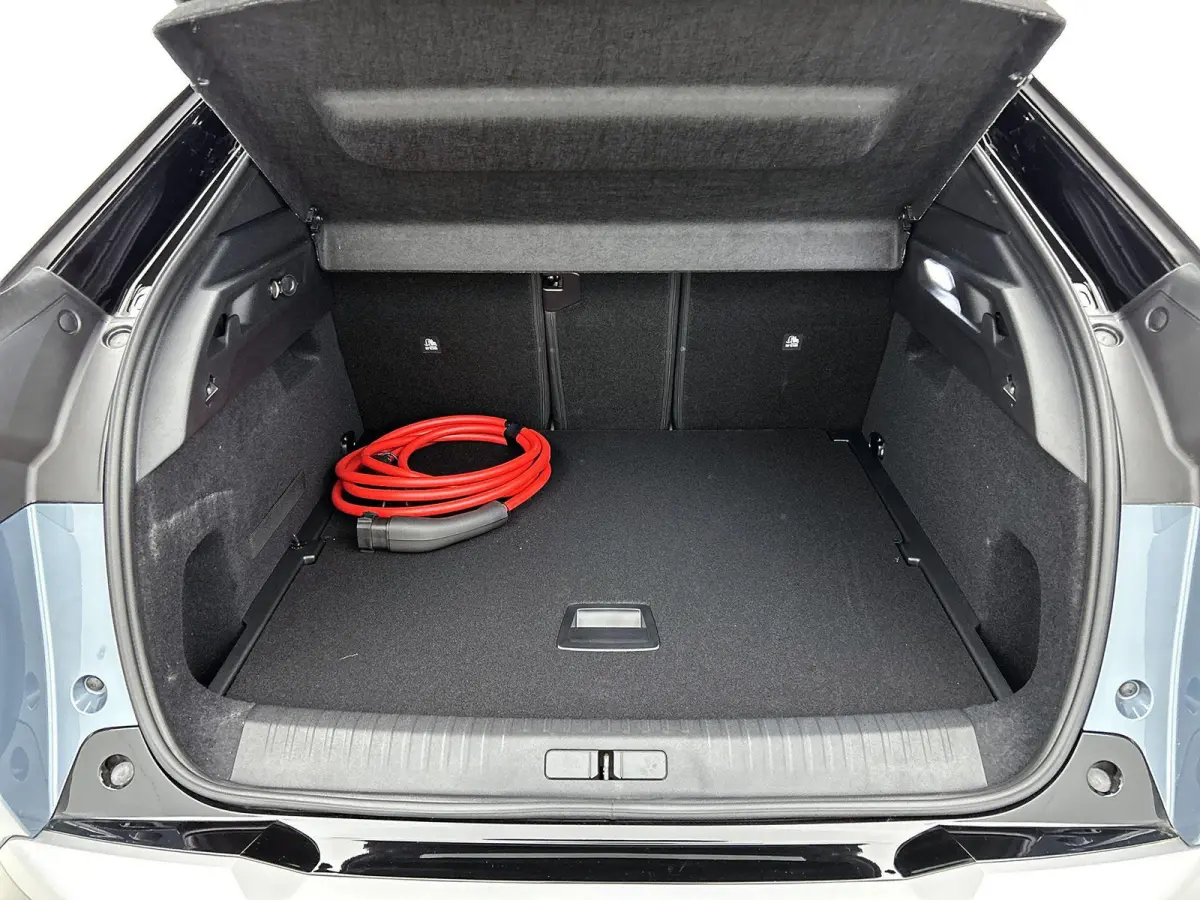Launch Edition 325 Dual Motor 73 kWh | Accu 99% | Lederen Bekleding | Panoramisch Schuifdak | Navigatie | Handsfree Kofferklep | Stoel/stuurverwarming |