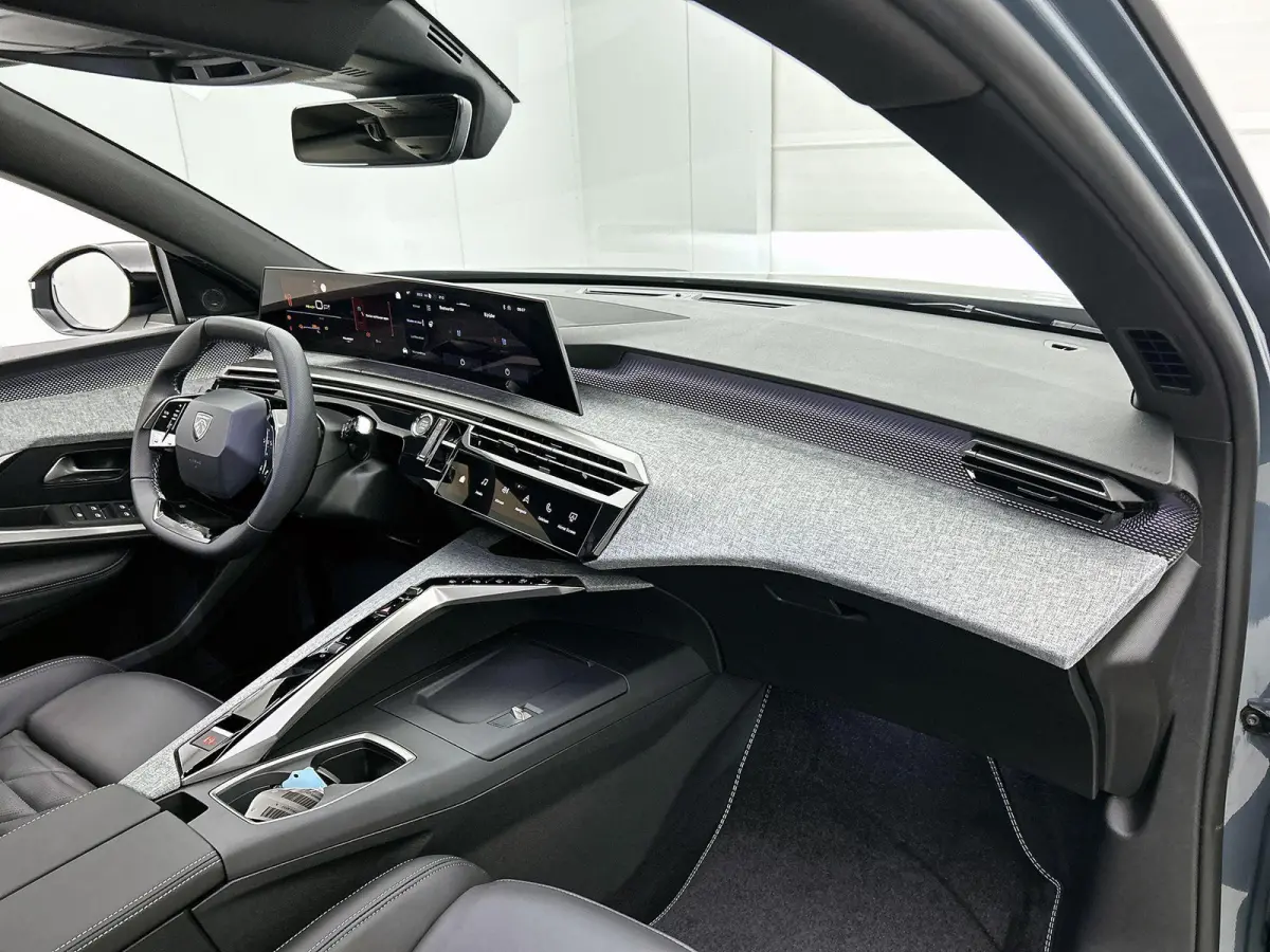 Launch Edition 325 Dual Motor 73 kWh | Accu 99% | Lederen Bekleding | Panoramisch Schuifdak | Navigatie | Handsfree Kofferklep | Stoel/stuurverwarming |