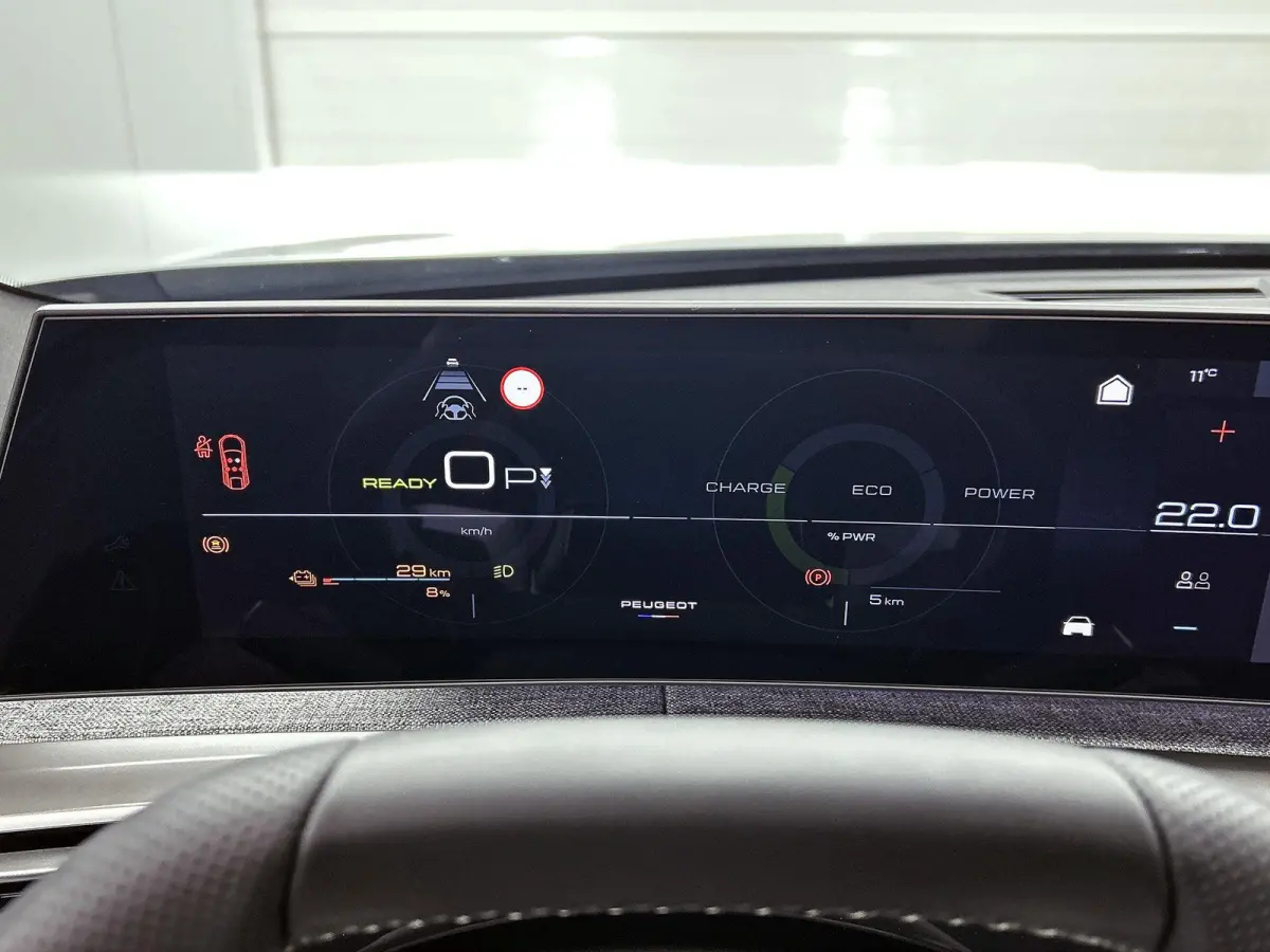 Launch Edition 325 Dual Motor 73 kWh | Accu 99% | Lederen Bekleding | Panoramisch Schuifdak | Navigatie | Handsfree Kofferklep | Stoel/stuurverwarming |