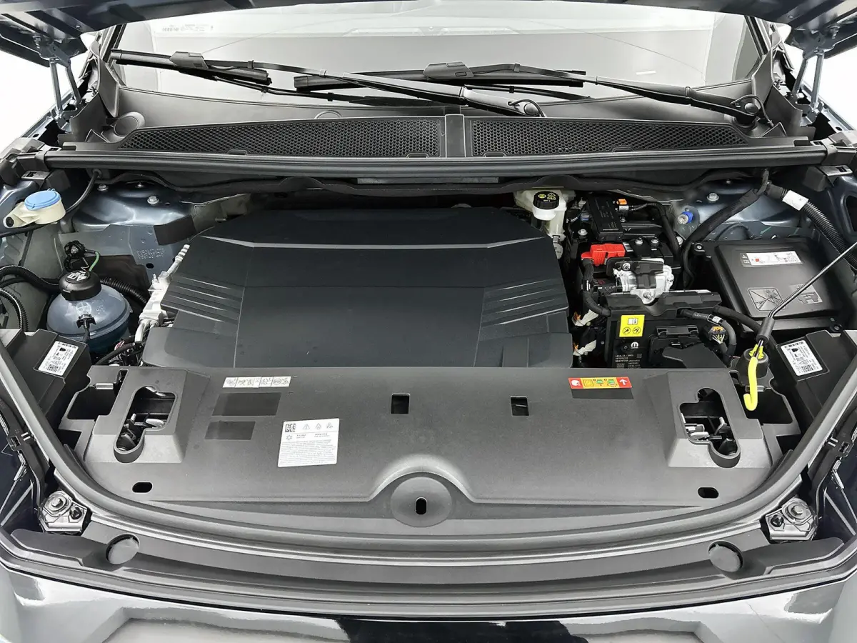 Launch Edition 325 Dual Motor 73 kWh | Accu 99% | Lederen Bekleding | Panoramisch Schuifdak | Navigatie | Handsfree Kofferklep | Stoel/stuurverwarming |