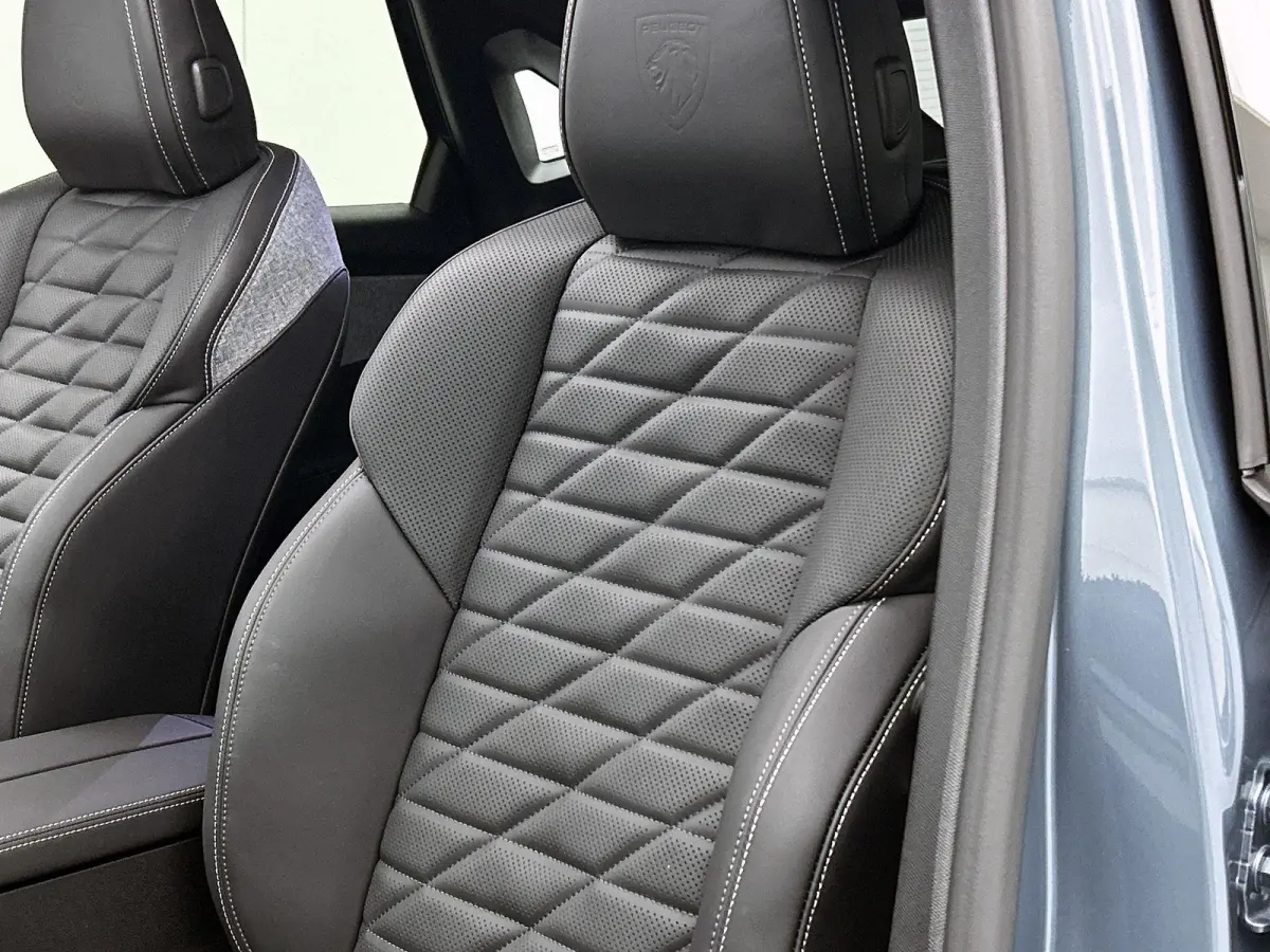 Launch Edition 325 Dual Motor 73 kWh | Accu 99% | Lederen Bekleding | Panoramisch Schuifdak | Navigatie | Handsfree Kofferklep | Stoel/stuurverwarming |