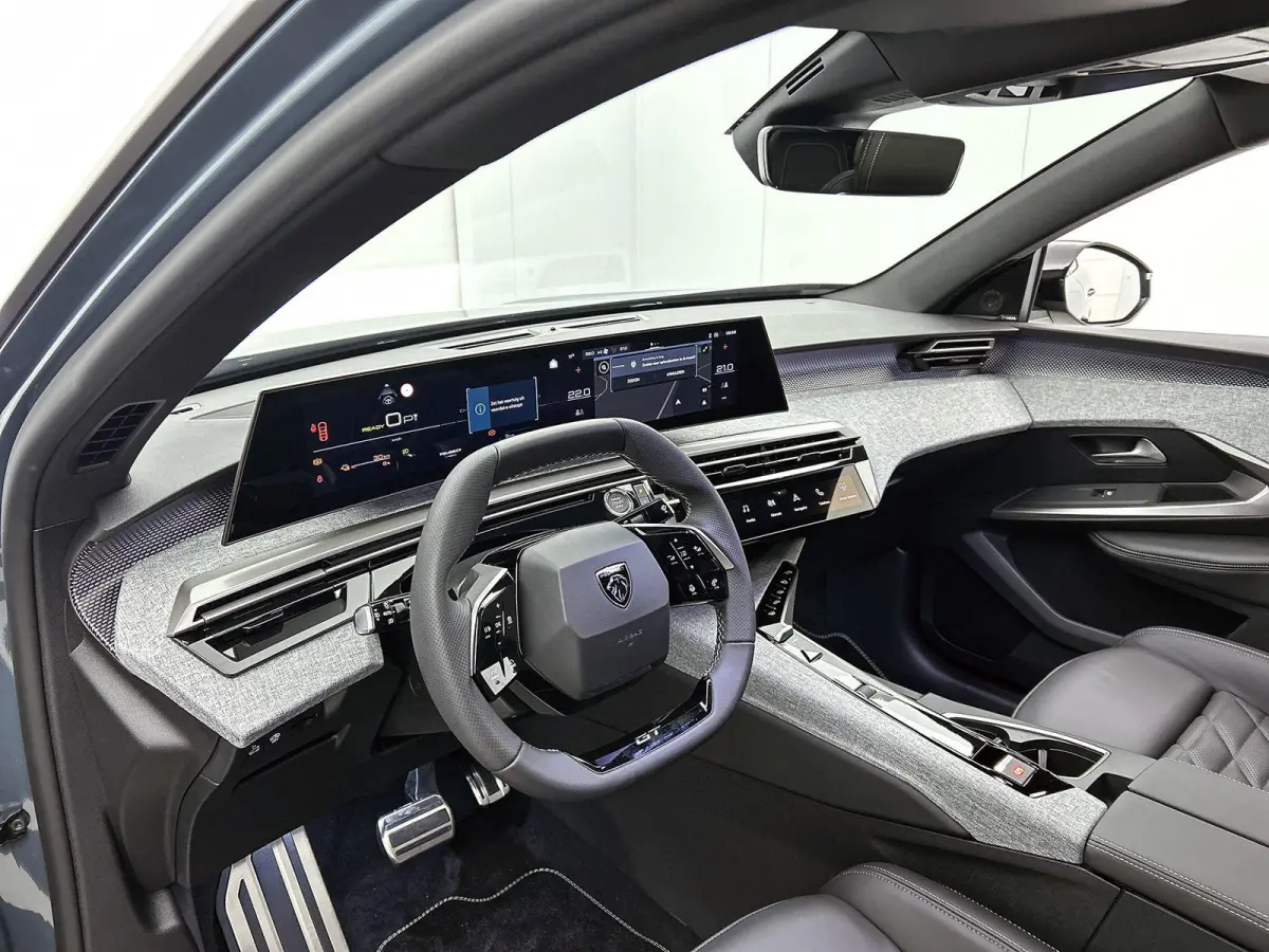 Launch Edition 325 Dual Motor 73 kWh | Accu 99% | Lederen Bekleding | Panoramisch Schuifdak | Navigatie | Handsfree Kofferklep | Stoel/stuurverwarming |