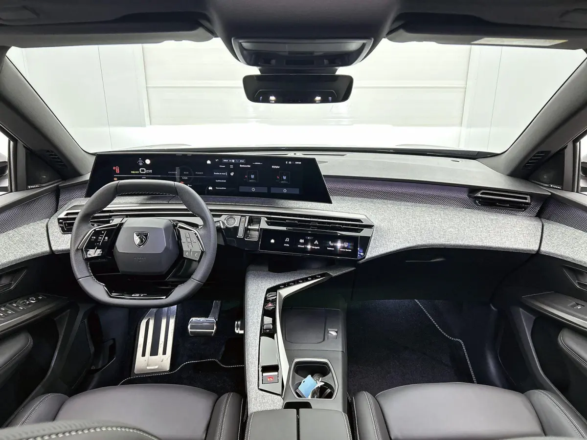 Launch Edition 325 Dual Motor 73 kWh | Accu 99% | Lederen Bekleding | Panoramisch Schuifdak | Navigatie | Handsfree Kofferklep | Stoel/stuurverwarming |