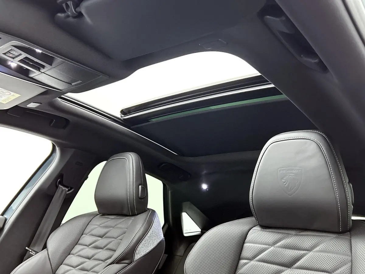Launch Edition 325 Dual Motor 73 kWh | Accu 99% | Lederen Bekleding | Panoramisch Schuifdak | Navigatie | Handsfree Kofferklep | Stoel/stuurverwarming |