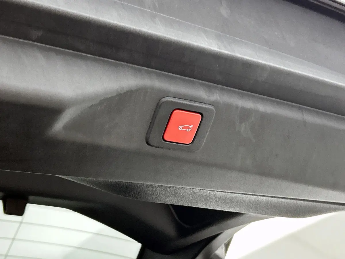Launch Edition 325 Dual Motor 73 kWh | Accu 99% | Lederen Bekleding | Panoramisch Schuifdak | Navigatie | Handsfree Kofferklep | Stoel/stuurverwarming |