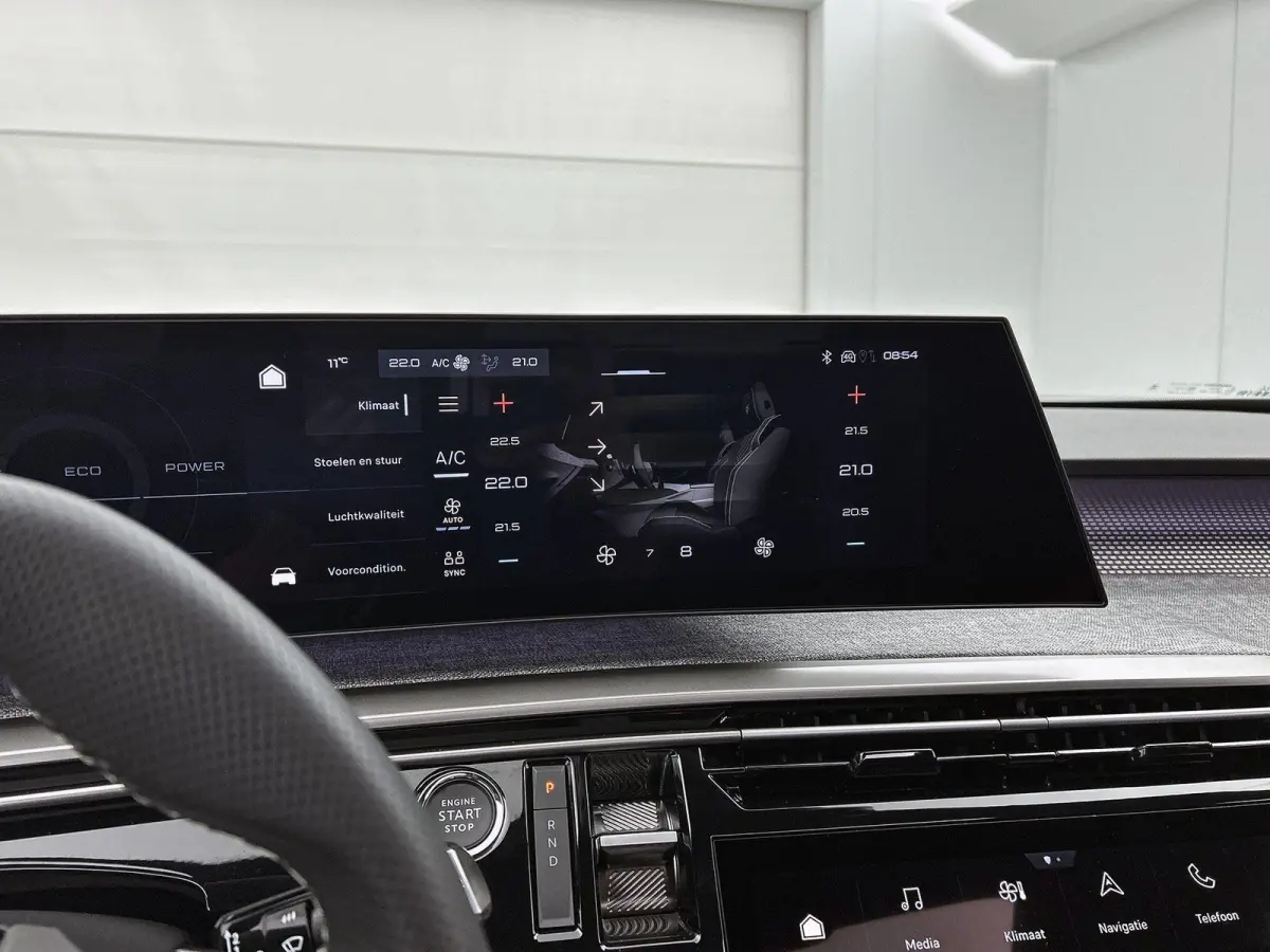 Launch Edition 325 Dual Motor 73 kWh | Accu 99% | Lederen Bekleding | Panoramisch Schuifdak | Navigatie | Handsfree Kofferklep | Stoel/stuurverwarming |