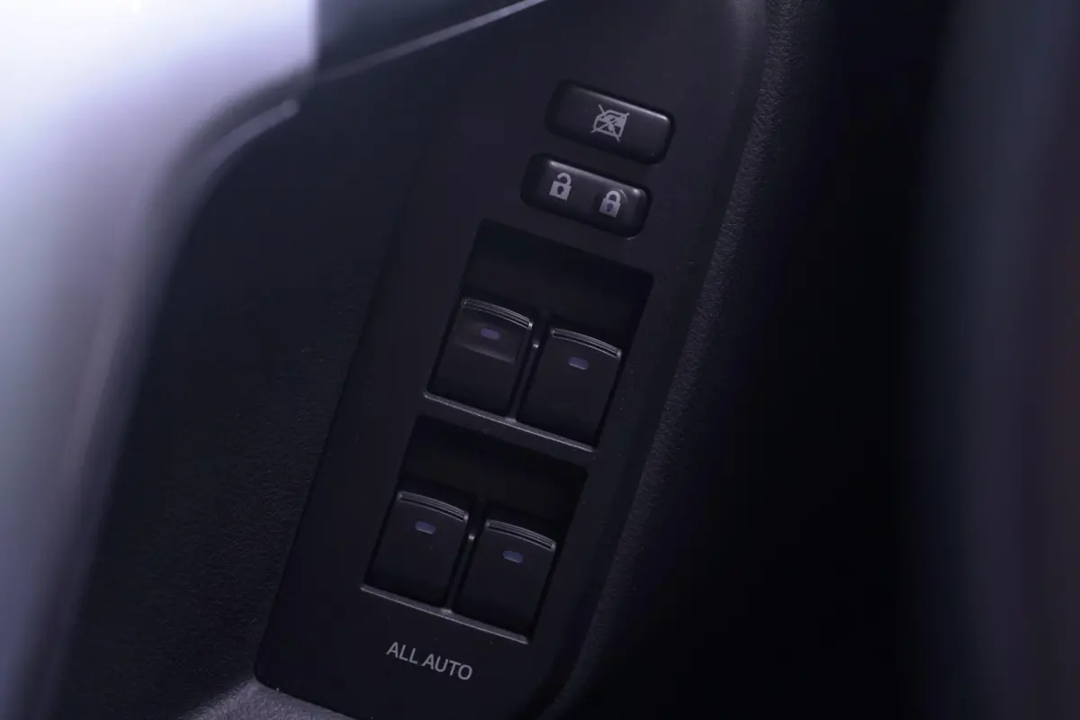 2.8 D-4D-F 177 pk 5 Drs Grijs Kenteken 2-Zits 4WD Airco, Cruise Control, Historie aanwezig