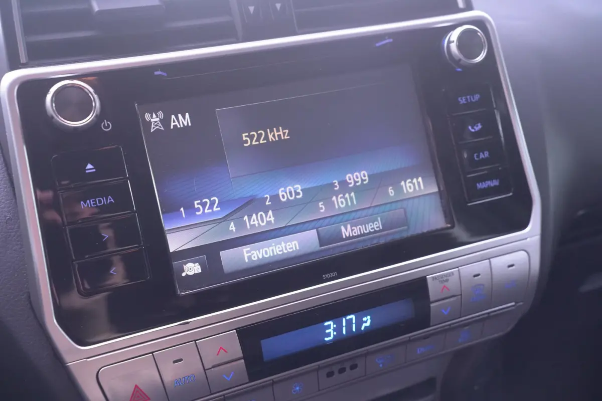 2.8 D-4D-F 177 pk 5 Drs Grijs Kenteken 2-Zits 4WD Airco, Cruise Control, Historie aanwezig