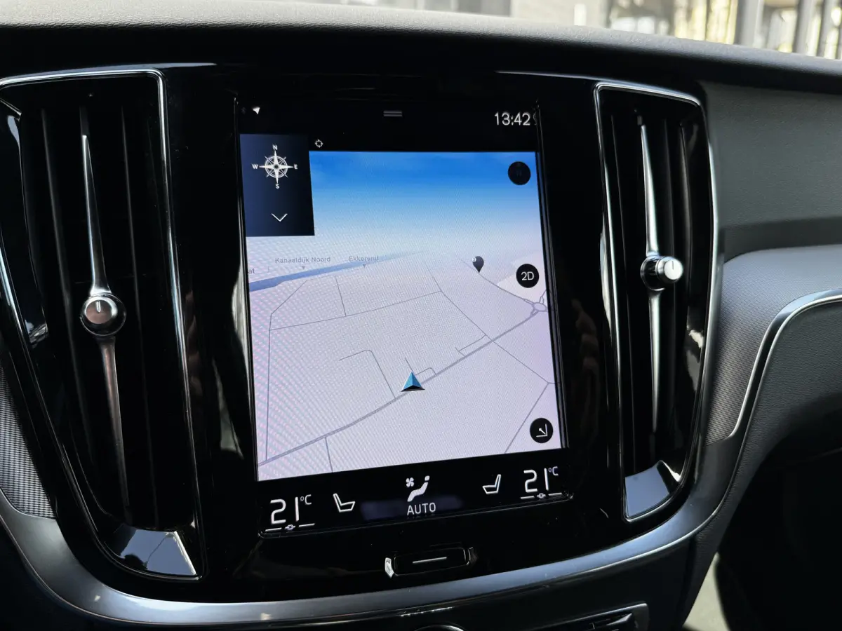 2.0 T6 Recharge 340PK AWD R-Design | Camera | Memory | Stoel & Stuur verw. | €29.900,- incl. BTW