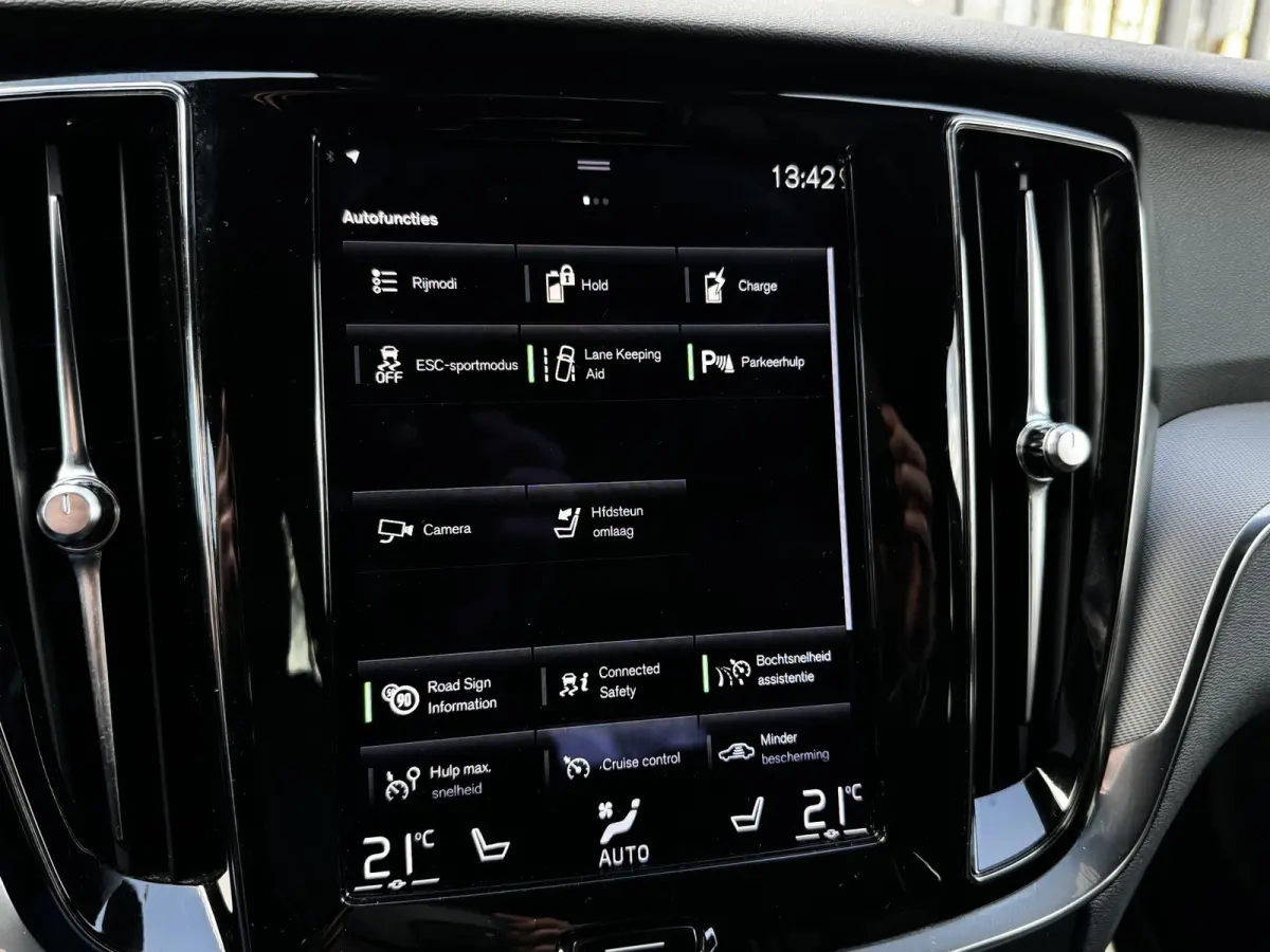 2.0 T6 Recharge 340PK AWD R-Design | Camera | Memory | Stoel & Stuur verw. | €29.900,- incl. BTW