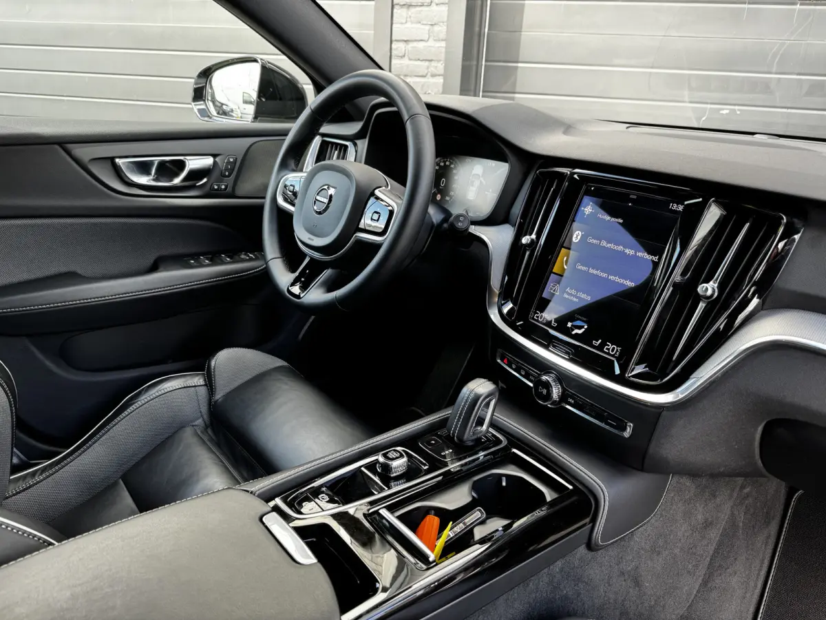 2.0 T6 Recharge 340PK AWD R-Design | Camera | Memory | Stoel & Stuur verw. | €29.900,- incl. BTW