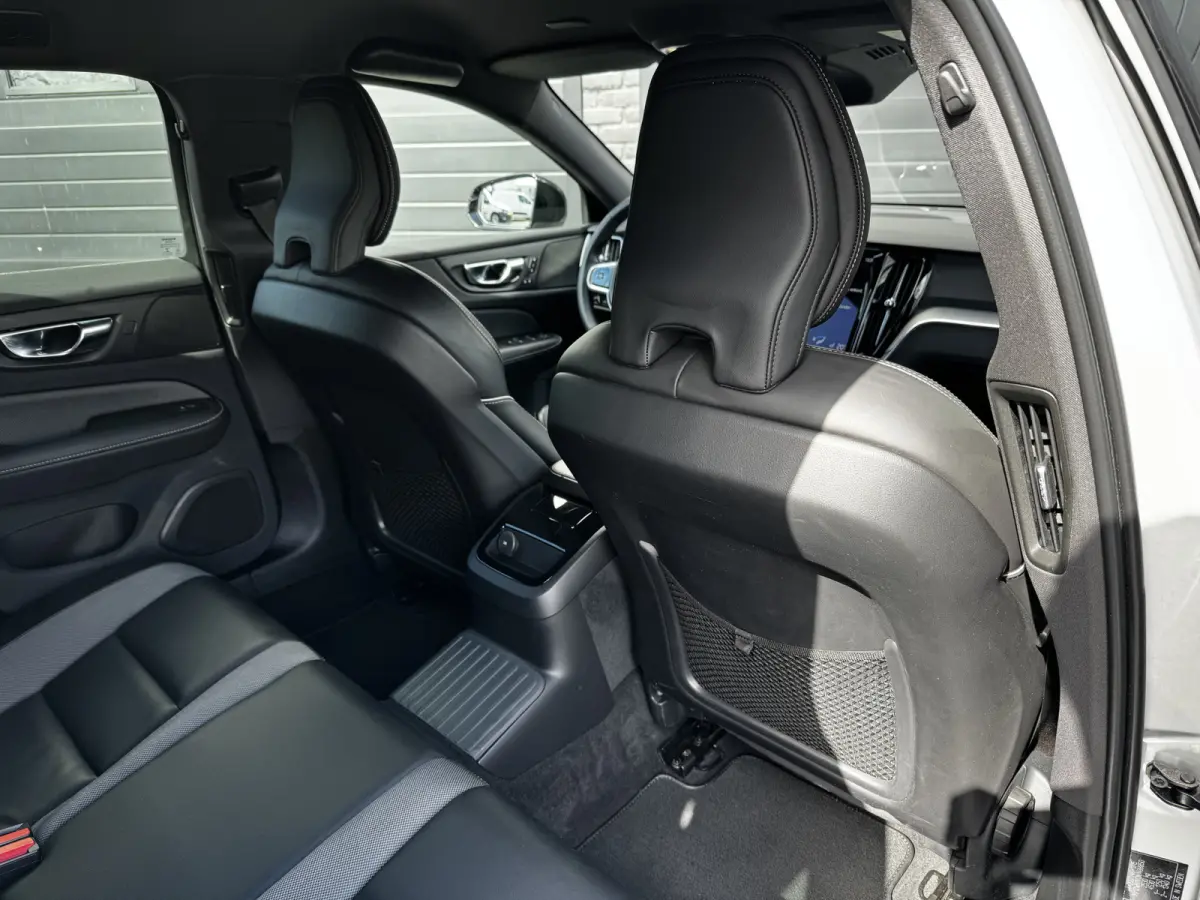 2.0 T6 Recharge 340PK AWD R-Design | Camera | Memory | Stoel & Stuur verw. | €29.900,- incl. BTW