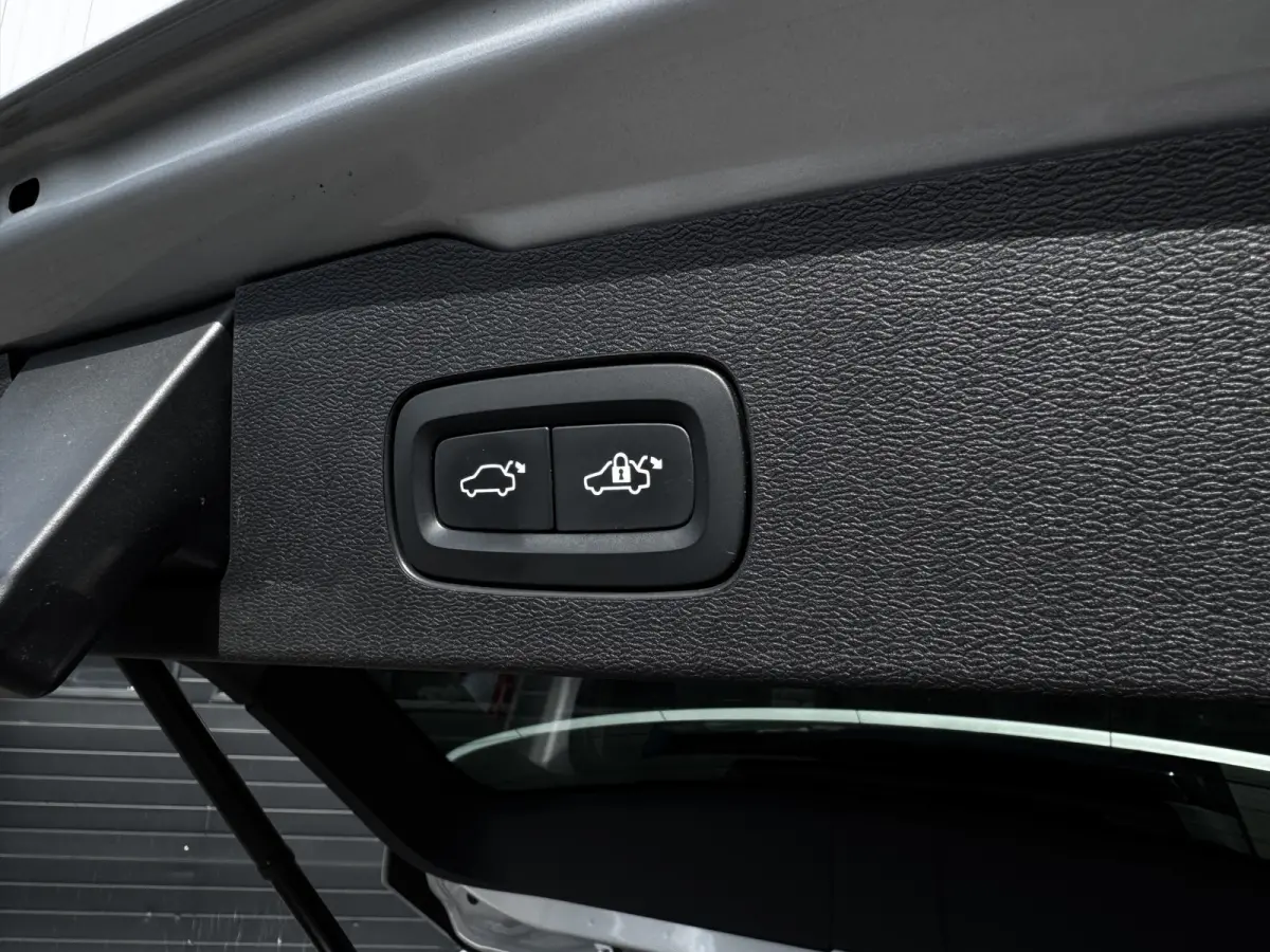 2.0 T6 Recharge 340PK AWD R-Design | Camera | Memory | Stoel & Stuur verw. | €29.900,- incl. BTW