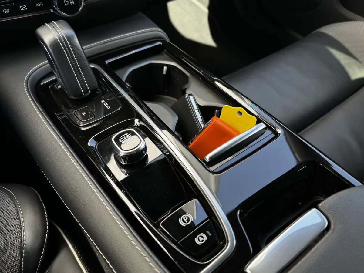 2.0 T6 Recharge 340PK AWD R-Design | Camera | Memory | Stoel & Stuur verw. | €29.900,- incl. BTW