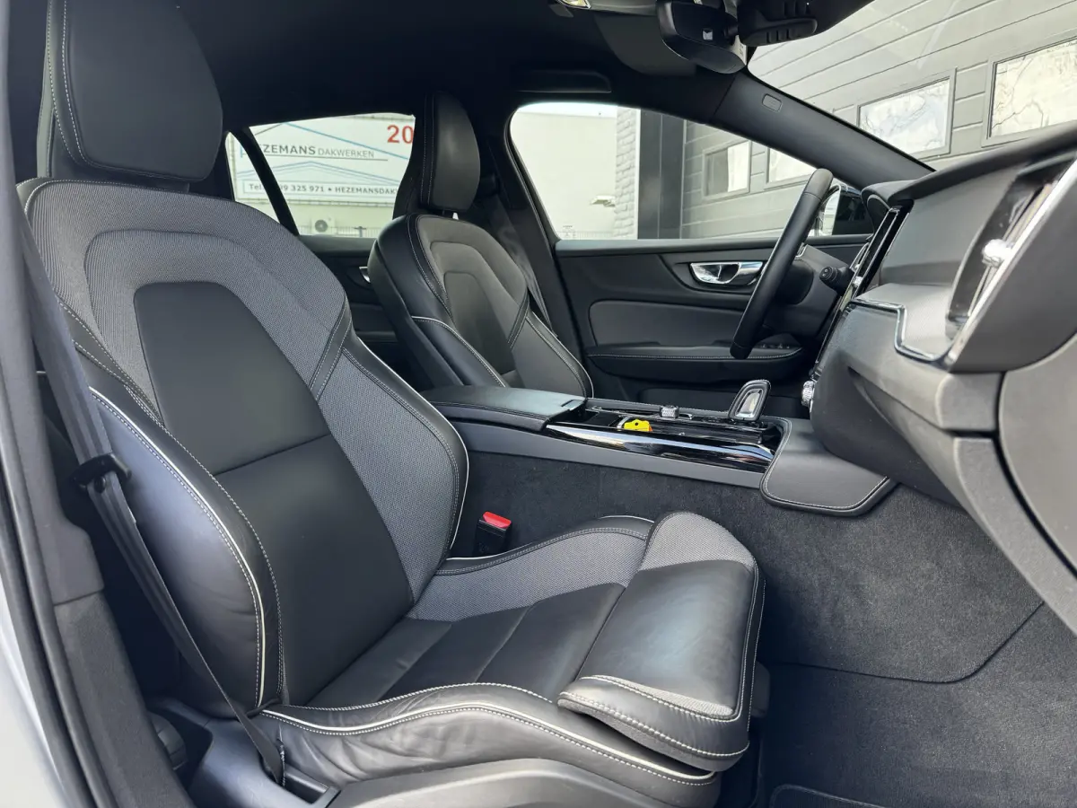 2.0 T6 Recharge 340PK AWD R-Design | Camera | Memory | Stoel & Stuur verw. | €29.900,- incl. BTW