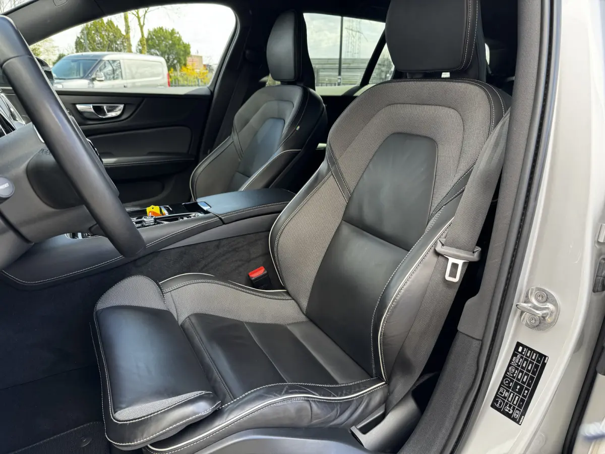 2.0 T6 Recharge 340PK AWD R-Design | Camera | Memory | Stoel & Stuur verw. | €29.900,- incl. BTW