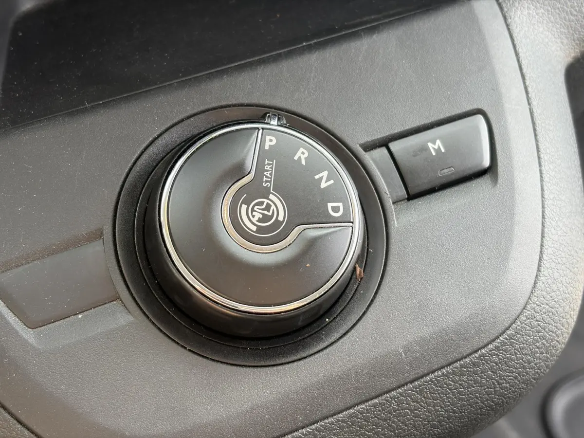 2.0 L3*AUTOM.*NAV*3PERS*CRUISE*INBOUW*A/C*2500KGTR