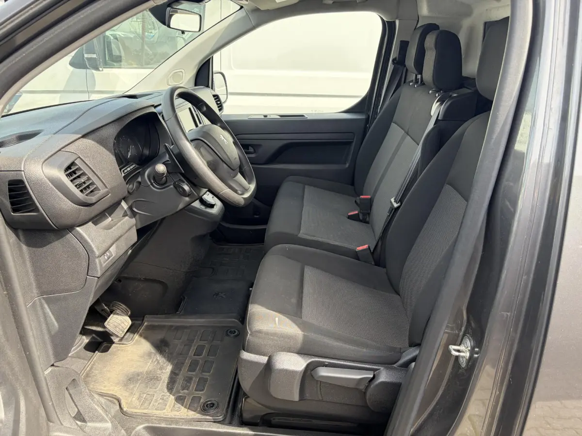 2.0 L3*AUTOM.*NAV*3PERS*CRUISE*INBOUW*A/C*2500KGTR