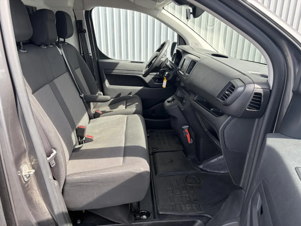 2.0 L3*AUTOM.*NAV*3PERS*CRUISE*INBOUW*A/C*2500KGTR