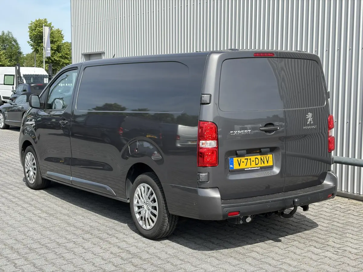 2.0 L3*AUTOM.*NAV*3PERS*CRUISE*INBOUW*A/C*2500KGTR
