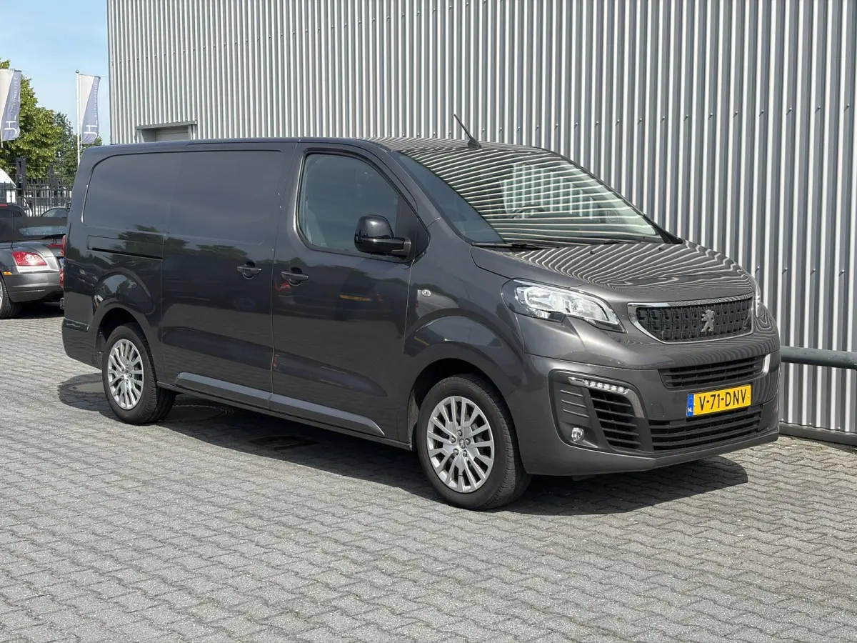 2.0 L3*AUTOM.*NAV*3PERS*CRUISE*INBOUW*A/C*2500KGTR