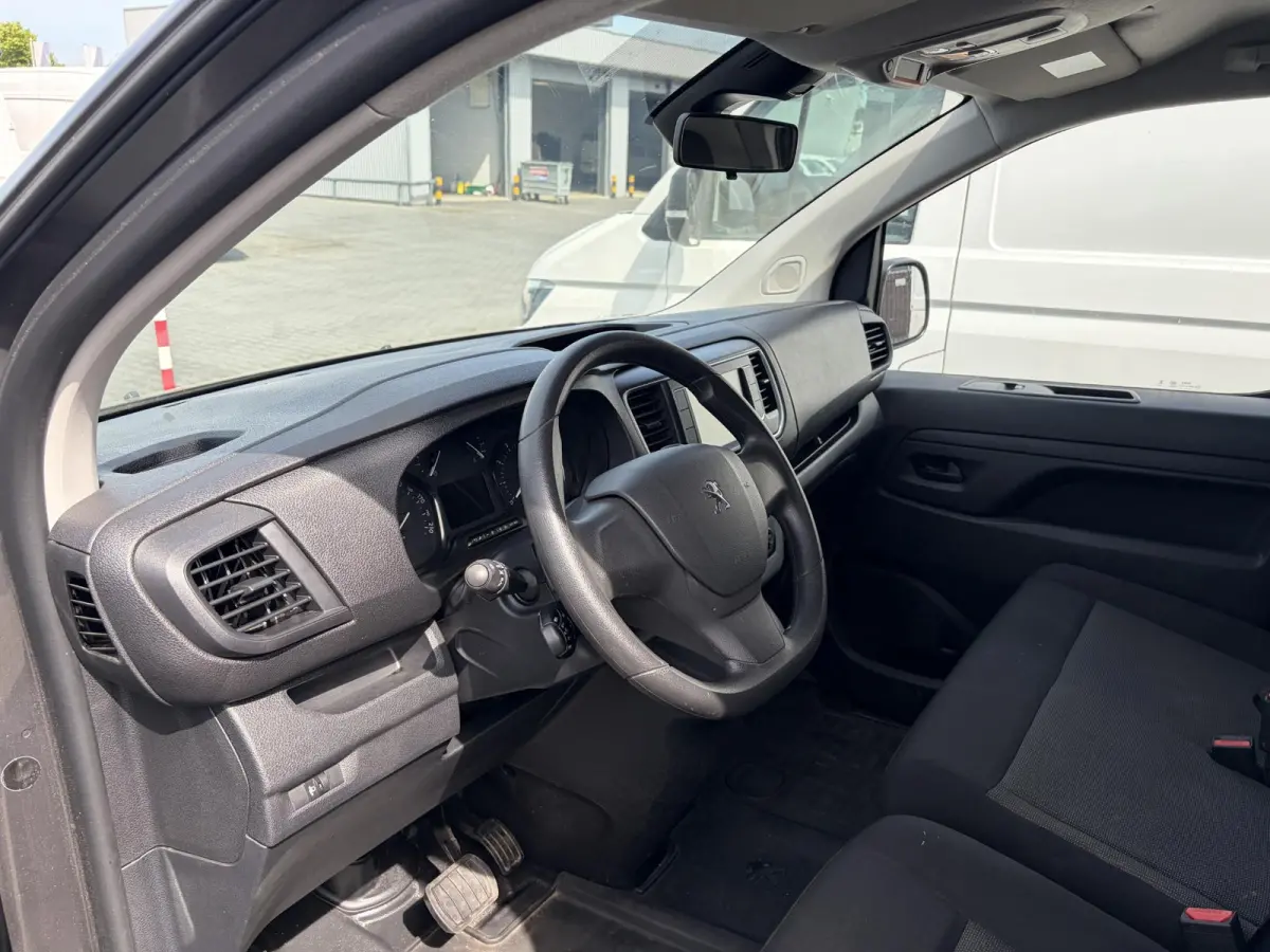 2.0 L3*AUTOM.*NAV*3PERS*CRUISE*INBOUW*A/C*2500KGTR
