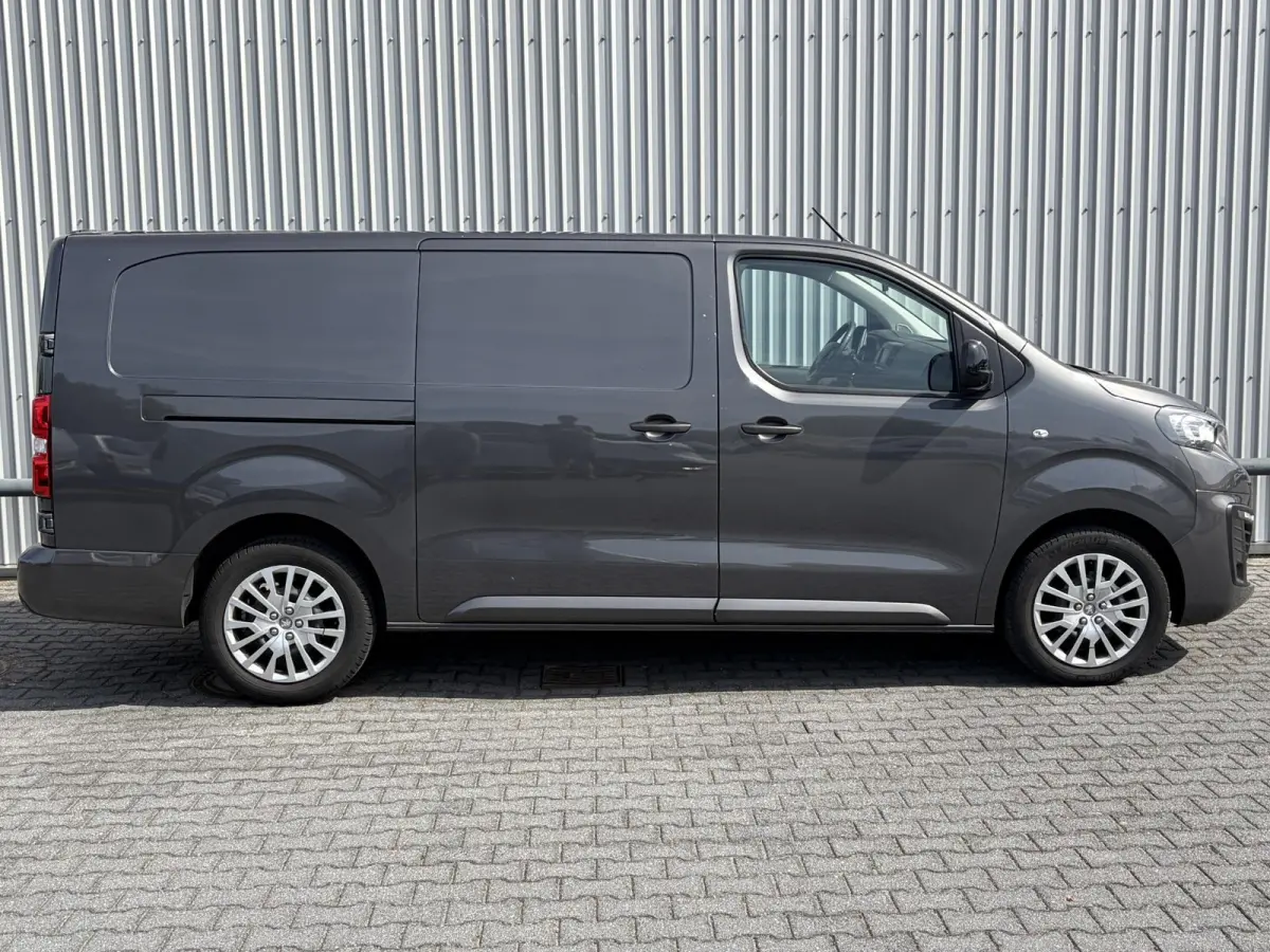 2.0 L3*AUTOM.*NAV*3PERS*CRUISE*INBOUW*A/C*2500KGTR