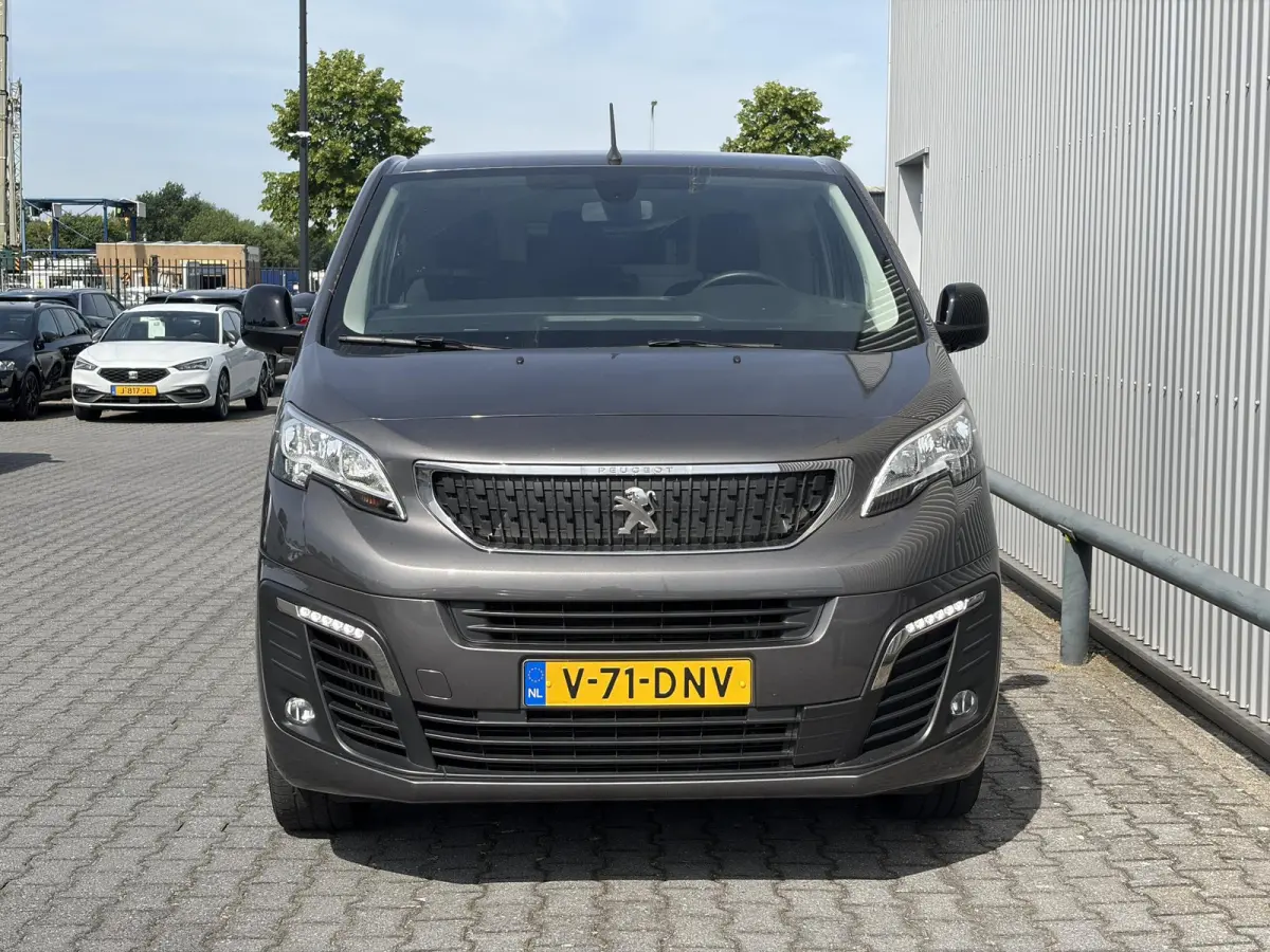2.0 L3*AUTOM.*NAV*3PERS*CRUISE*INBOUW*A/C*2500KGTR