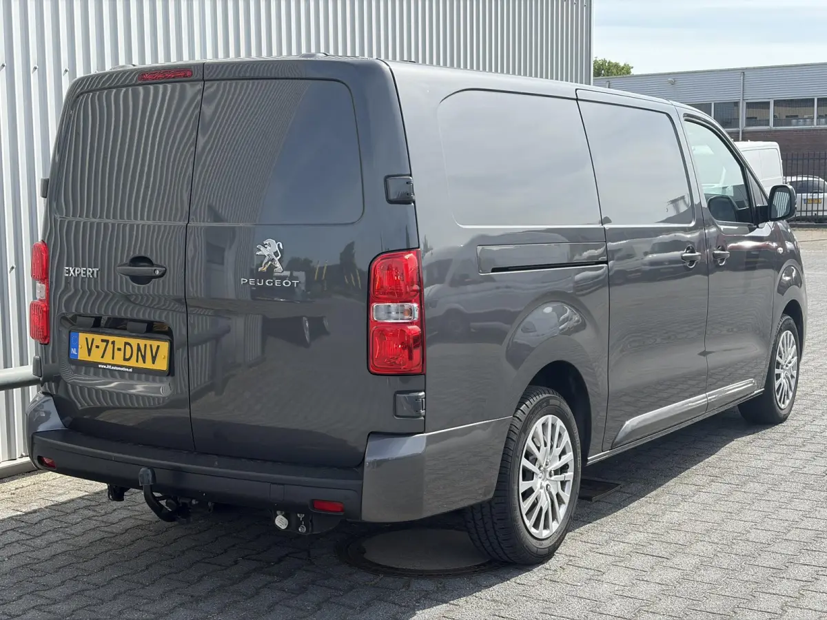 2.0 L3*AUTOM.*NAV*3PERS*CRUISE*INBOUW*A/C*2500KGTR