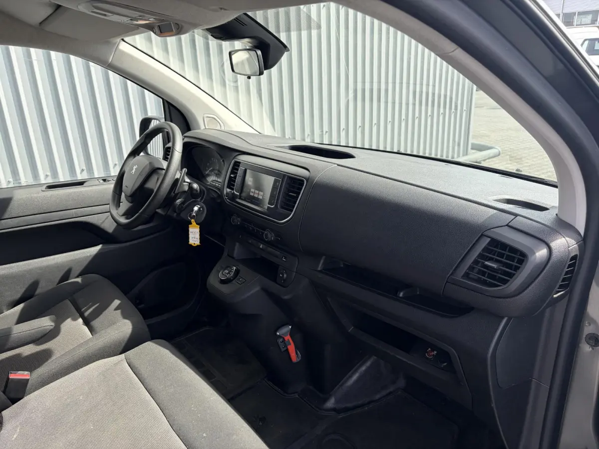2.0 L3*AUTOM.*NAV*3PERS*CRUISE*INBOUW*A/C*2500KGTR