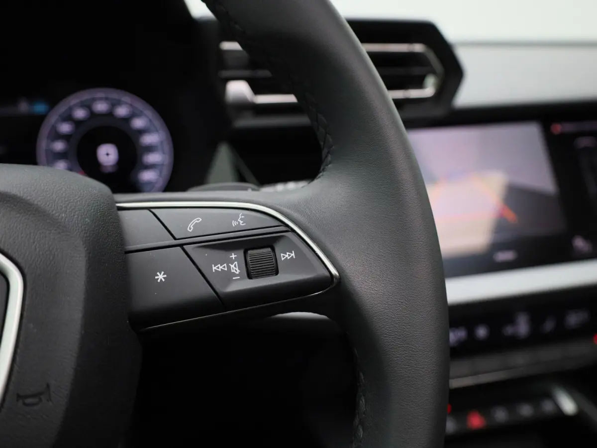 30 TFSI Advanced edition 116 PK | Automaat | Adaptive cruise control | Panoramadak | Camera | Head-up display | Navigatie | SONOS | Autom. airconditioning 3 zones | Stoelverwarming voorin | 