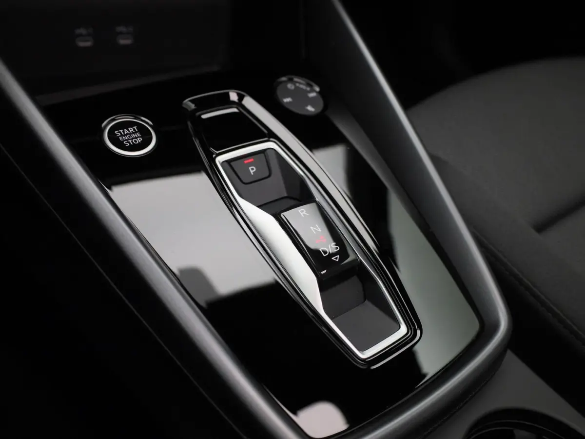 30 TFSI Advanced edition 116 PK | Automaat | Adaptive cruise control | Panoramadak | Camera | Head-up display | Navigatie | SONOS | Autom. airconditioning 3 zones | Stoelverwarming voorin | 