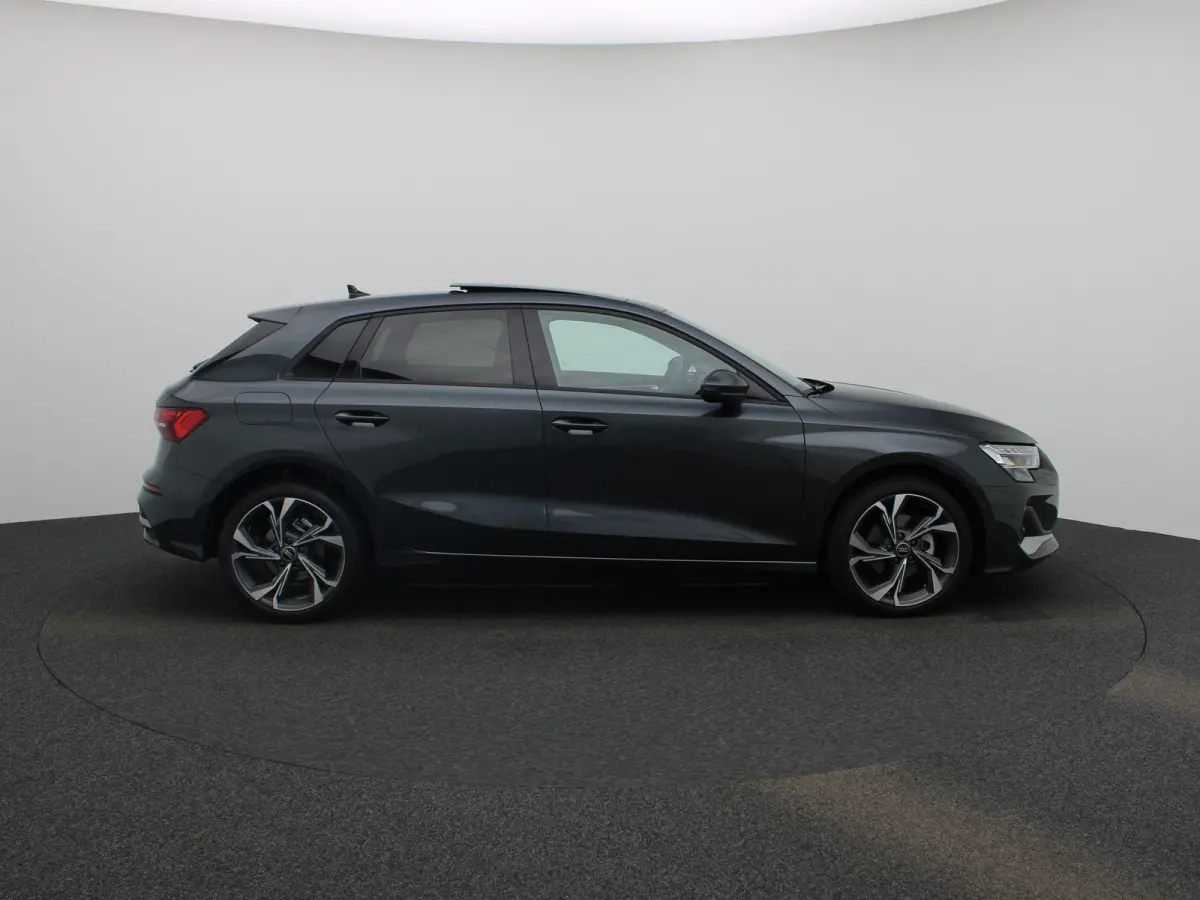 30 TFSI Advanced edition 116 PK | Automaat | Adaptive cruise control | Panoramadak | Camera | Head-up display | Navigatie | SONOS | Autom. airconditioning 3 zones | Stoelverwarming voorin | 