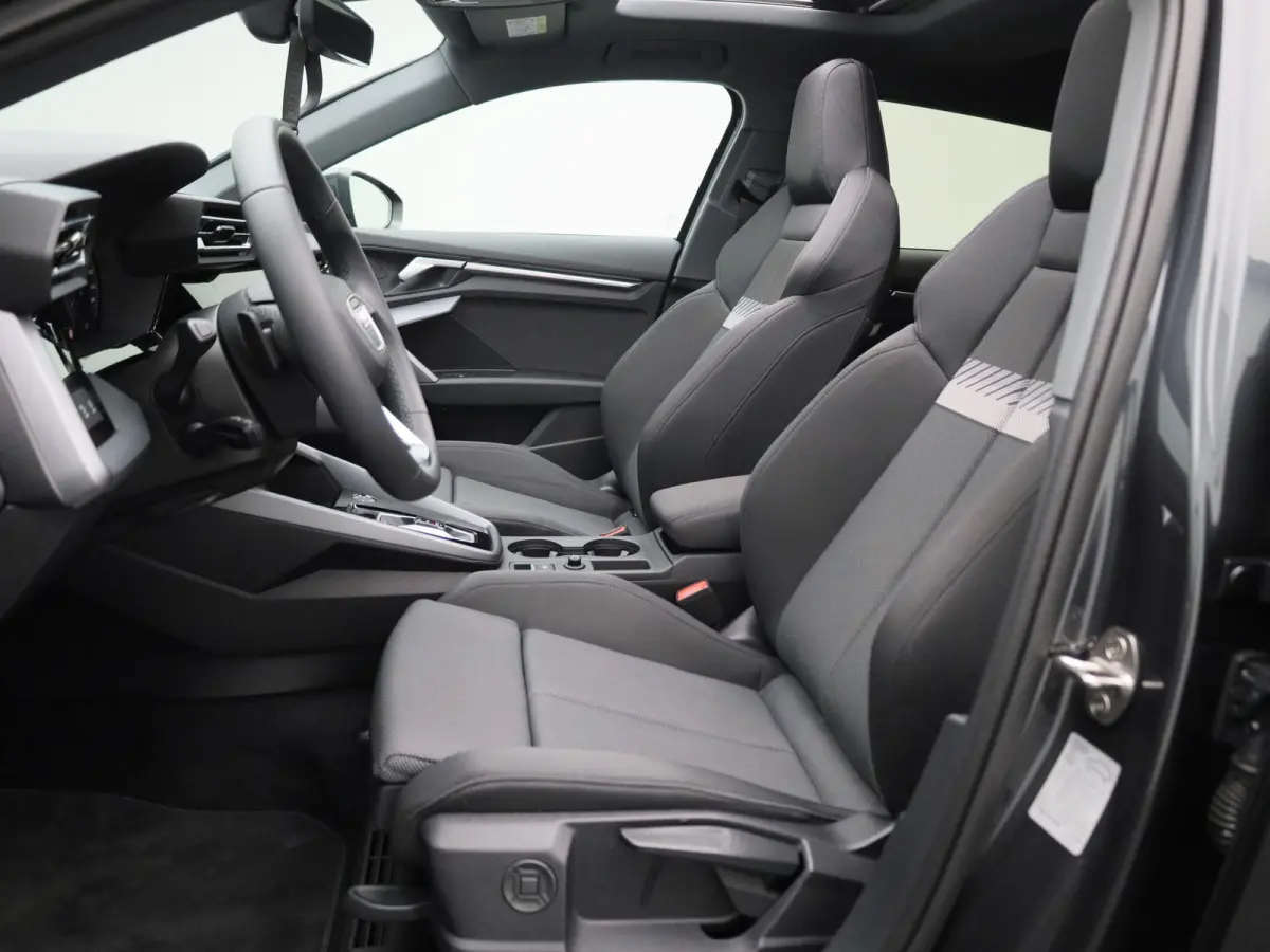 30 TFSI Advanced edition 116 PK | Automaat | Adaptive cruise control | Panoramadak | Camera | Head-up display | Navigatie | SONOS | Autom. airconditioning 3 zones | Stoelverwarming voorin | 