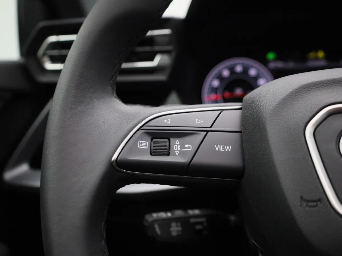 30 TFSI Advanced edition 116 PK | Automaat | Adaptive cruise control | Panoramadak | Camera | Head-up display | Navigatie | SONOS | Autom. airconditioning 3 zones | Stoelverwarming voorin | 