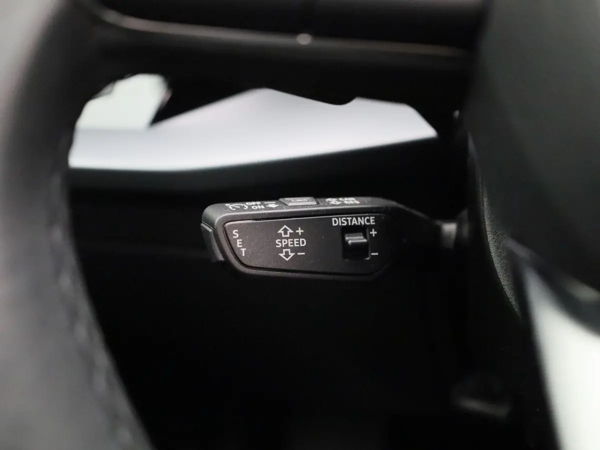 30 TFSI Advanced edition 116 PK | Automaat | Adaptive cruise control | Panoramadak | Camera | Head-up display | Navigatie | SONOS | Autom. airconditioning 3 zones | Stoelverwarming voorin | 