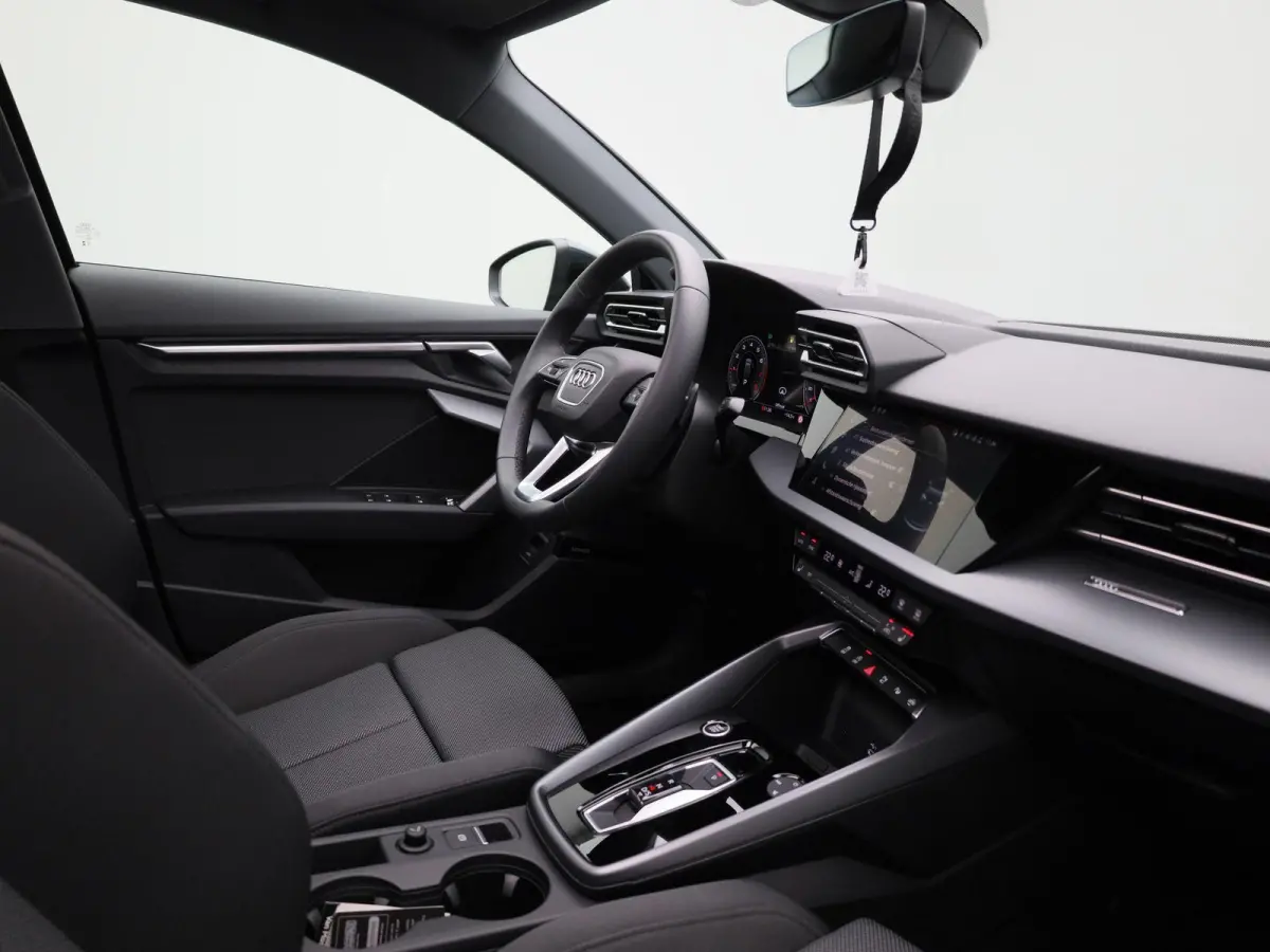 30 TFSI Advanced edition 116 PK | Automaat | Adaptive cruise control | Panoramadak | Camera | Head-up display | Navigatie | SONOS | Autom. airconditioning 3 zones | Stoelverwarming voorin | 