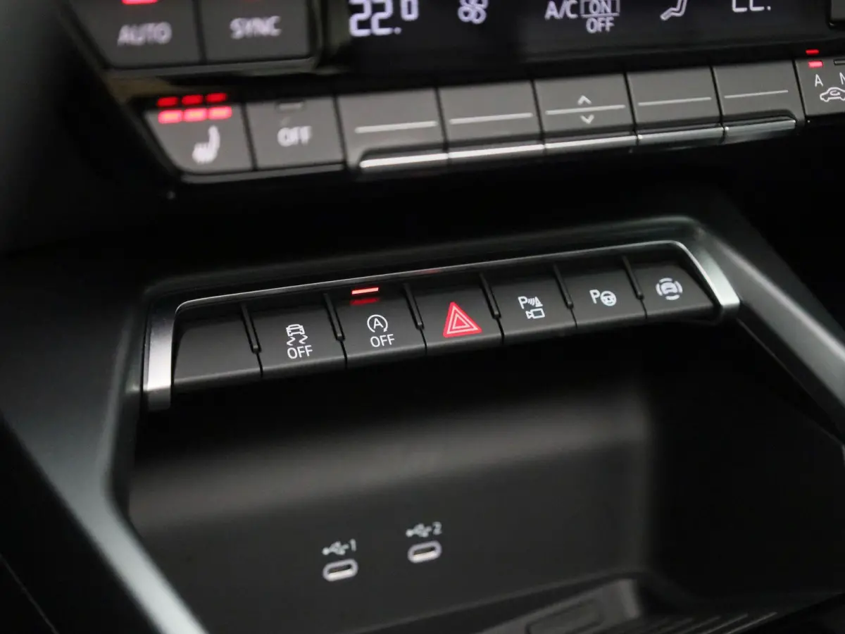 30 TFSI Advanced edition 116 PK | Automaat | Adaptive cruise control | Panoramadak | Camera | Head-up display | Navigatie | SONOS | Autom. airconditioning 3 zones | Stoelverwarming voorin | 
