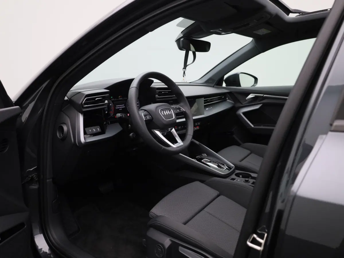30 TFSI Advanced edition 116 PK | Automaat | Adaptive cruise control | Panoramadak | Camera | Head-up display | Navigatie | SONOS | Autom. airconditioning 3 zones | Stoelverwarming voorin | 