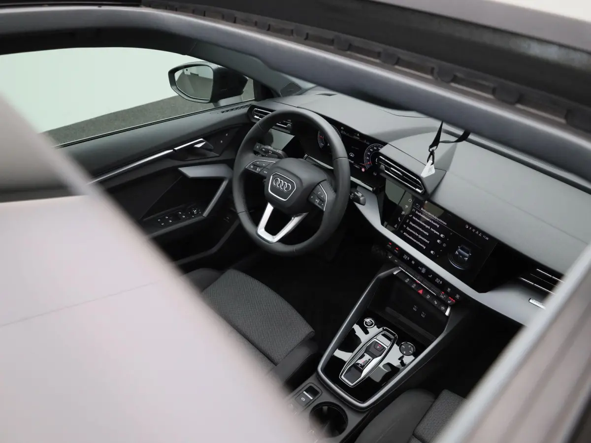 30 TFSI Advanced edition 116 PK | Automaat | Adaptive cruise control | Panoramadak | Camera | Head-up display | Navigatie | SONOS | Autom. airconditioning 3 zones | Stoelverwarming voorin | 