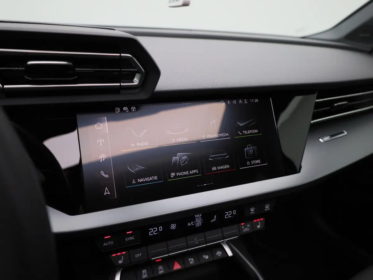 30 TFSI Advanced edition 116 PK | Automaat | Adaptive cruise control | Panoramadak | Camera | Head-up display | Navigatie | SONOS | Autom. airconditioning 3 zones | Stoelverwarming voorin | 