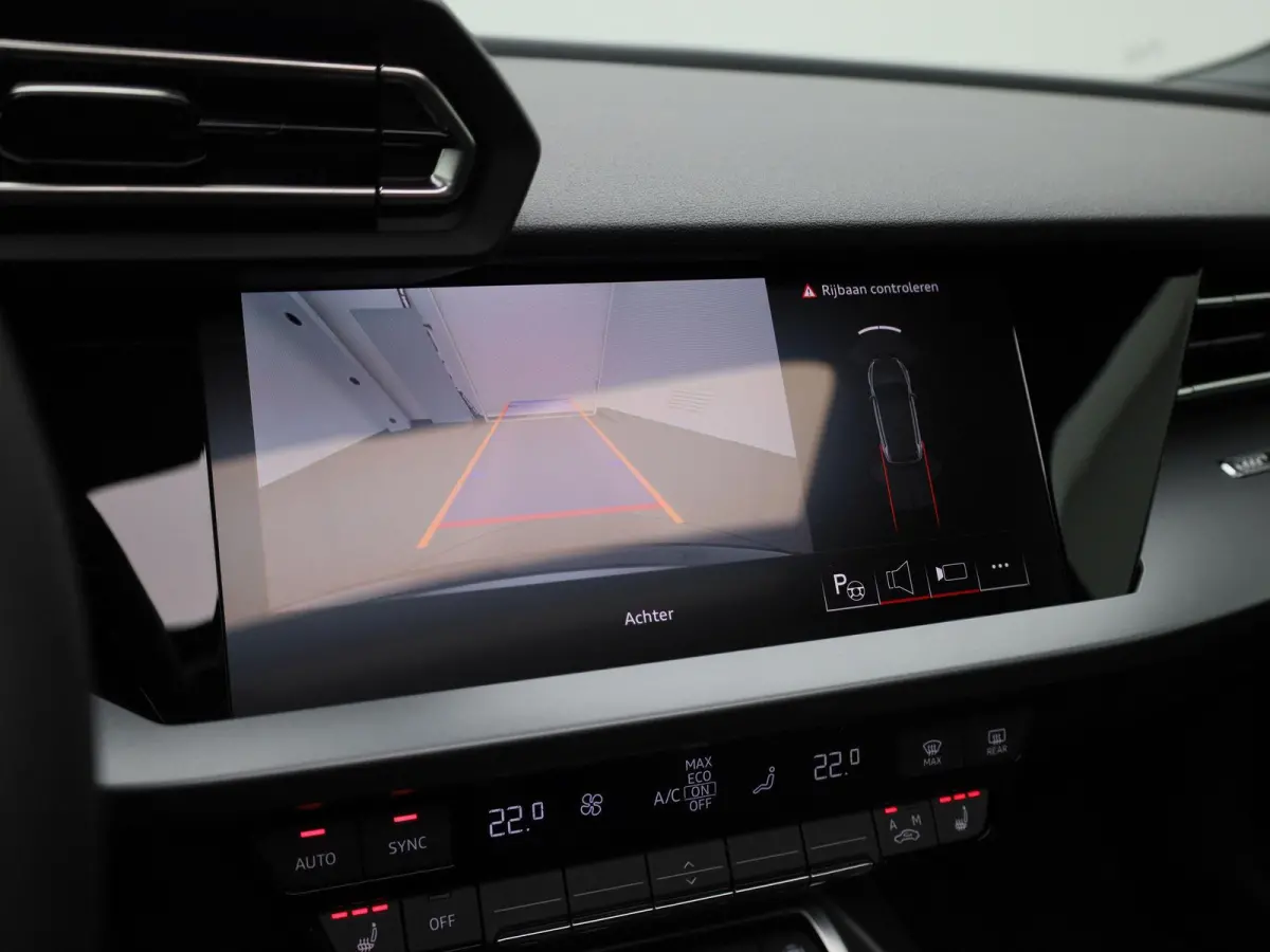 30 TFSI Advanced edition 116 PK | Automaat | Adaptive cruise control | Panoramadak | Camera | Head-up display | Navigatie | SONOS | Autom. airconditioning 3 zones | Stoelverwarming voorin | 