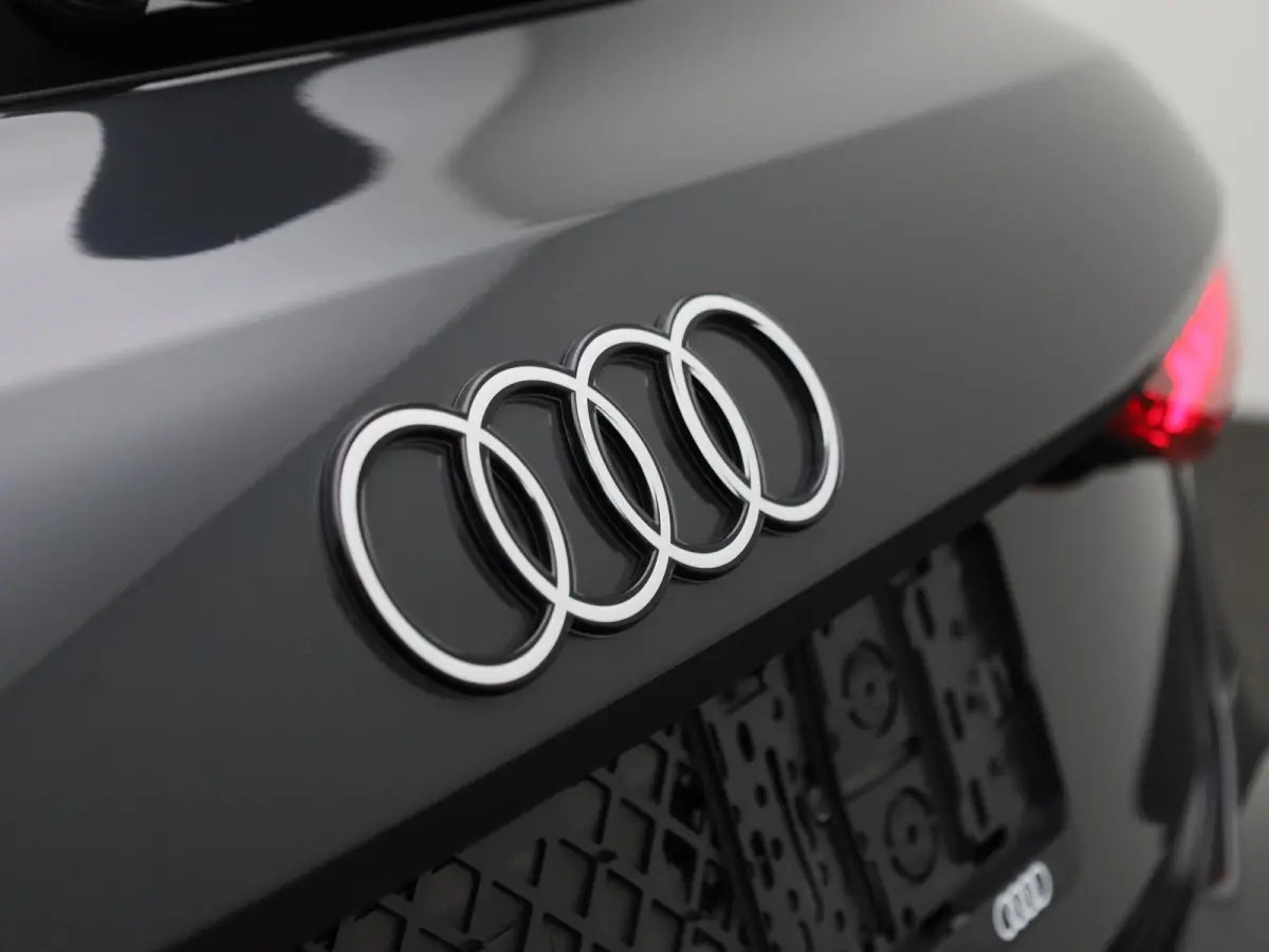 30 TFSI Advanced edition 116 PK | Automaat | Adaptive cruise control | Panoramadak | Camera | Head-up display | Navigatie | SONOS | Autom. airconditioning 3 zones | Stoelverwarming voorin | 