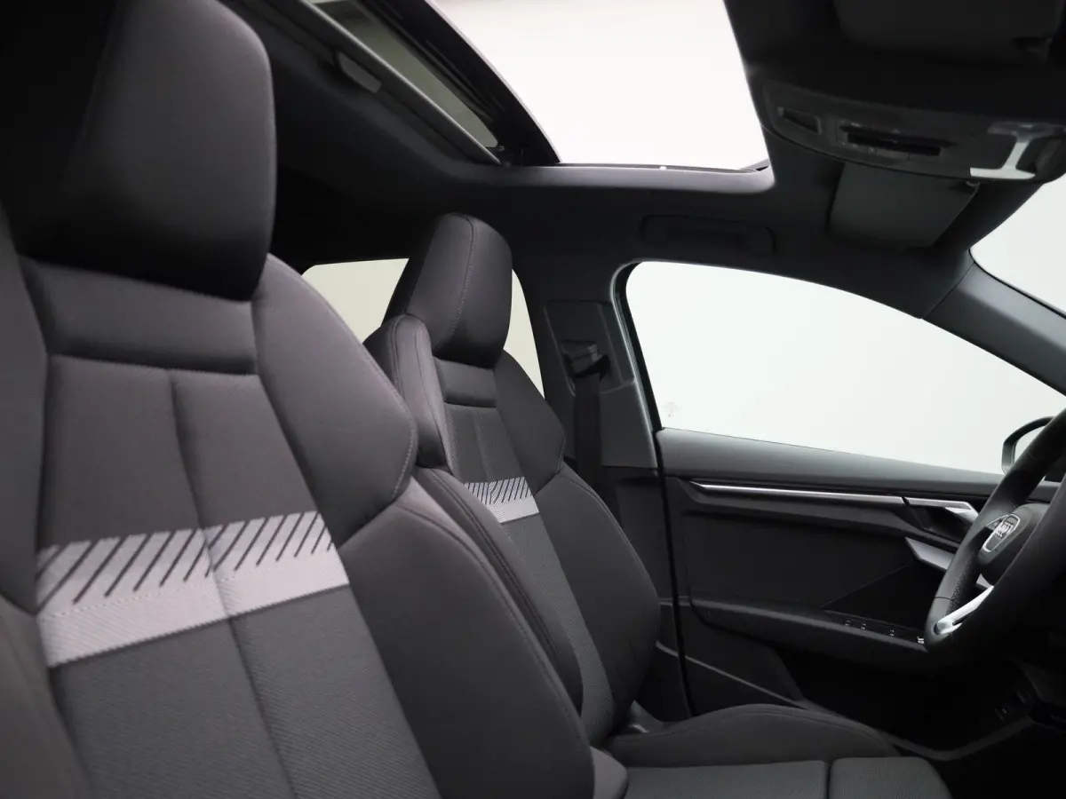 30 TFSI Advanced edition 116 PK | Automaat | Adaptive cruise control | Panoramadak | Camera | Head-up display | Navigatie | SONOS | Autom. airconditioning 3 zones | Stoelverwarming voorin | 