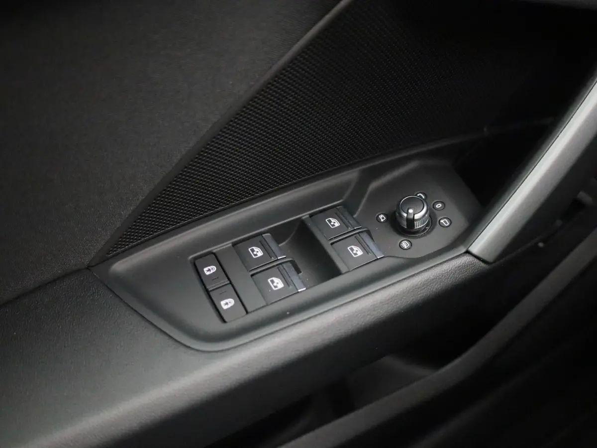 30 TFSI Advanced edition 116 PK | Automaat | Adaptive cruise control | Panoramadak | Camera | Head-up display | Navigatie | SONOS | Autom. airconditioning 3 zones | Stoelverwarming voorin | 